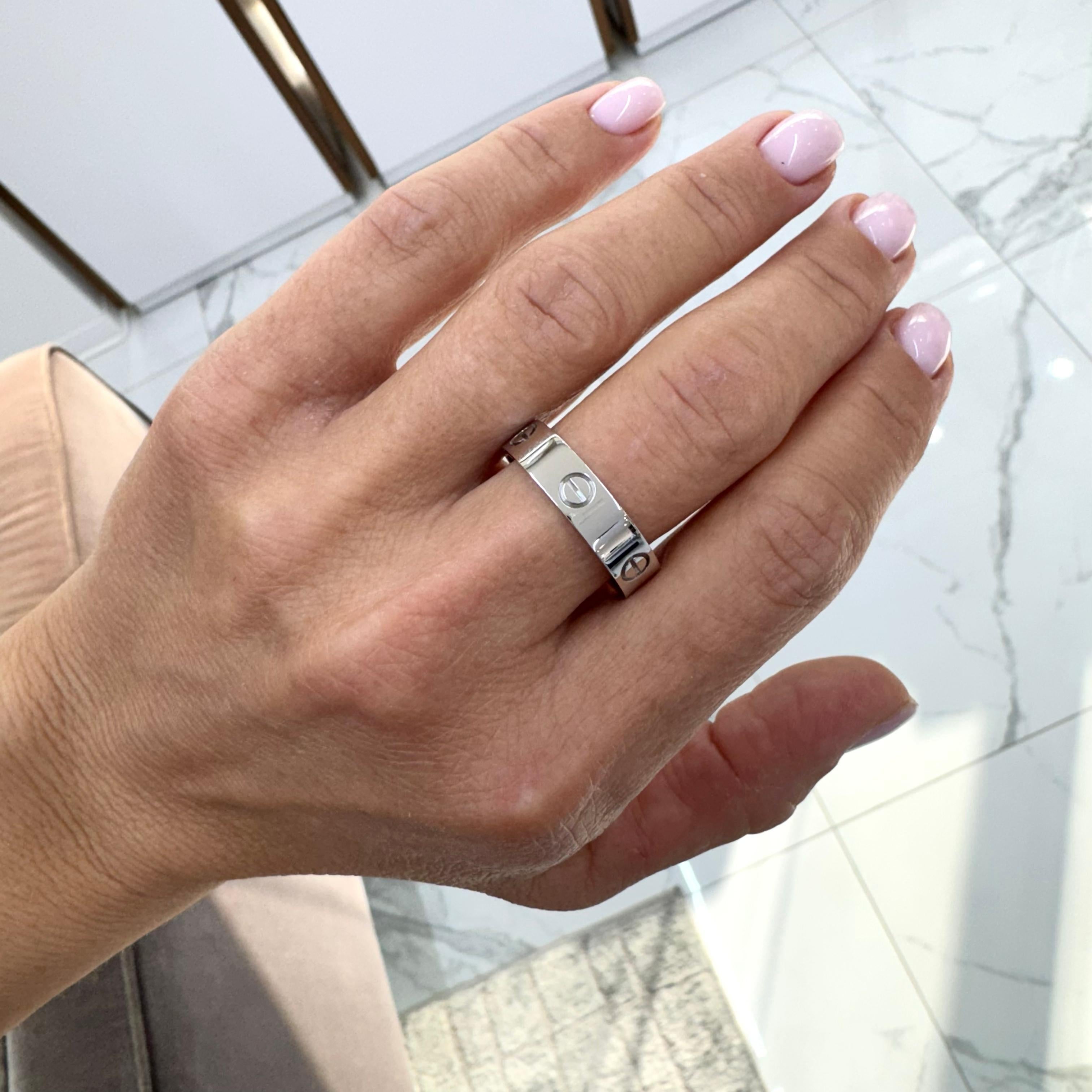 Anello Cartier Love Classic Model da uomo in oro bianco 18 carati in vendita 2