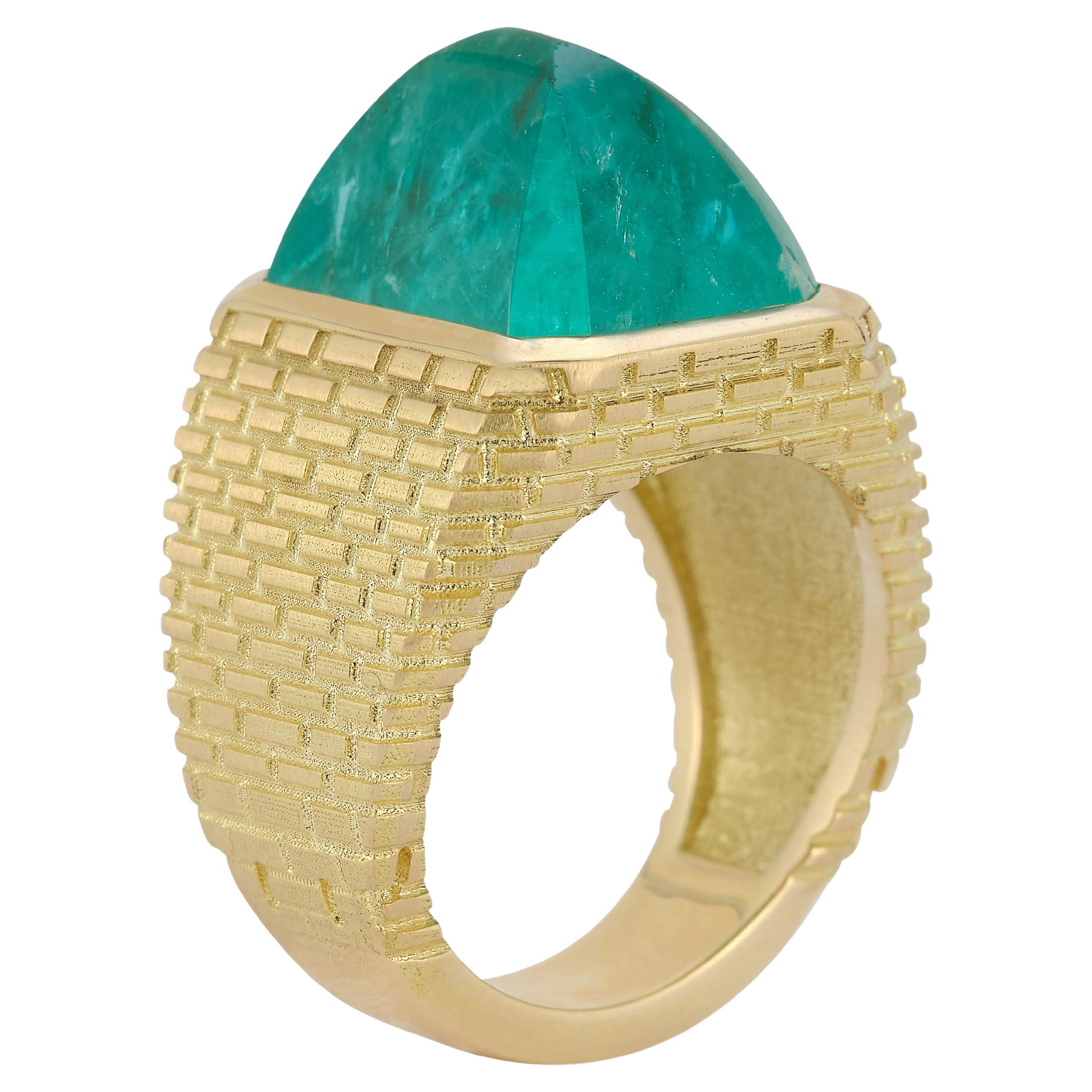 Men's Certified 15.13 Ct Cabochon Emerald Pyramid Ring For Sale