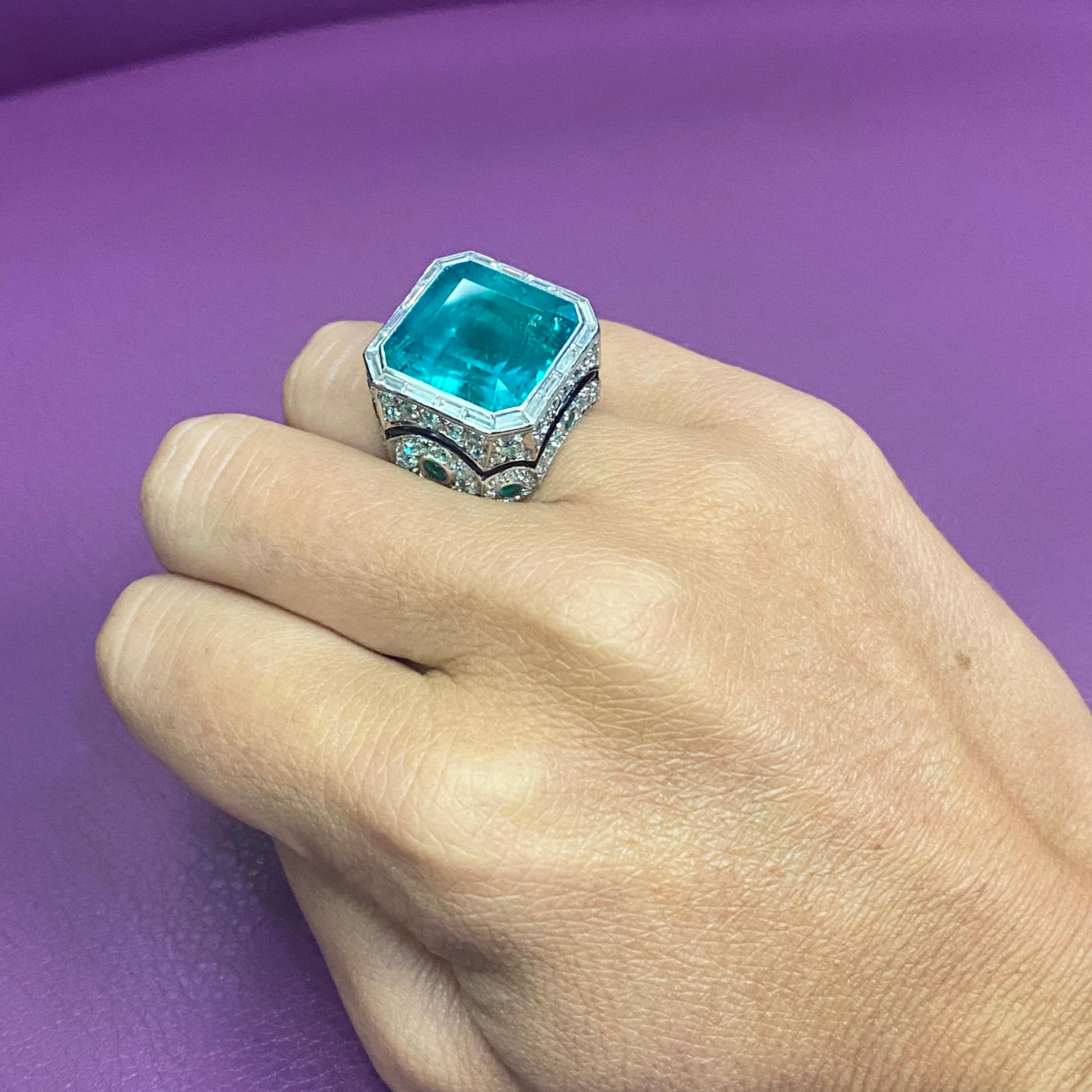 Herrenring mit zertifiziertem kolumbianischem Smaragd und Diamant im Zustand „Hervorragend“ in New York, NY