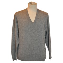 Men's Charcoal-Gray 2-Ply Cashmere V-Neck Pullover From Scotland