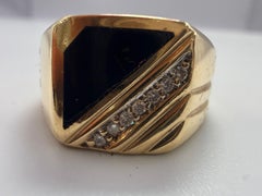 Mens classical onyx diamond ring 14KT gold