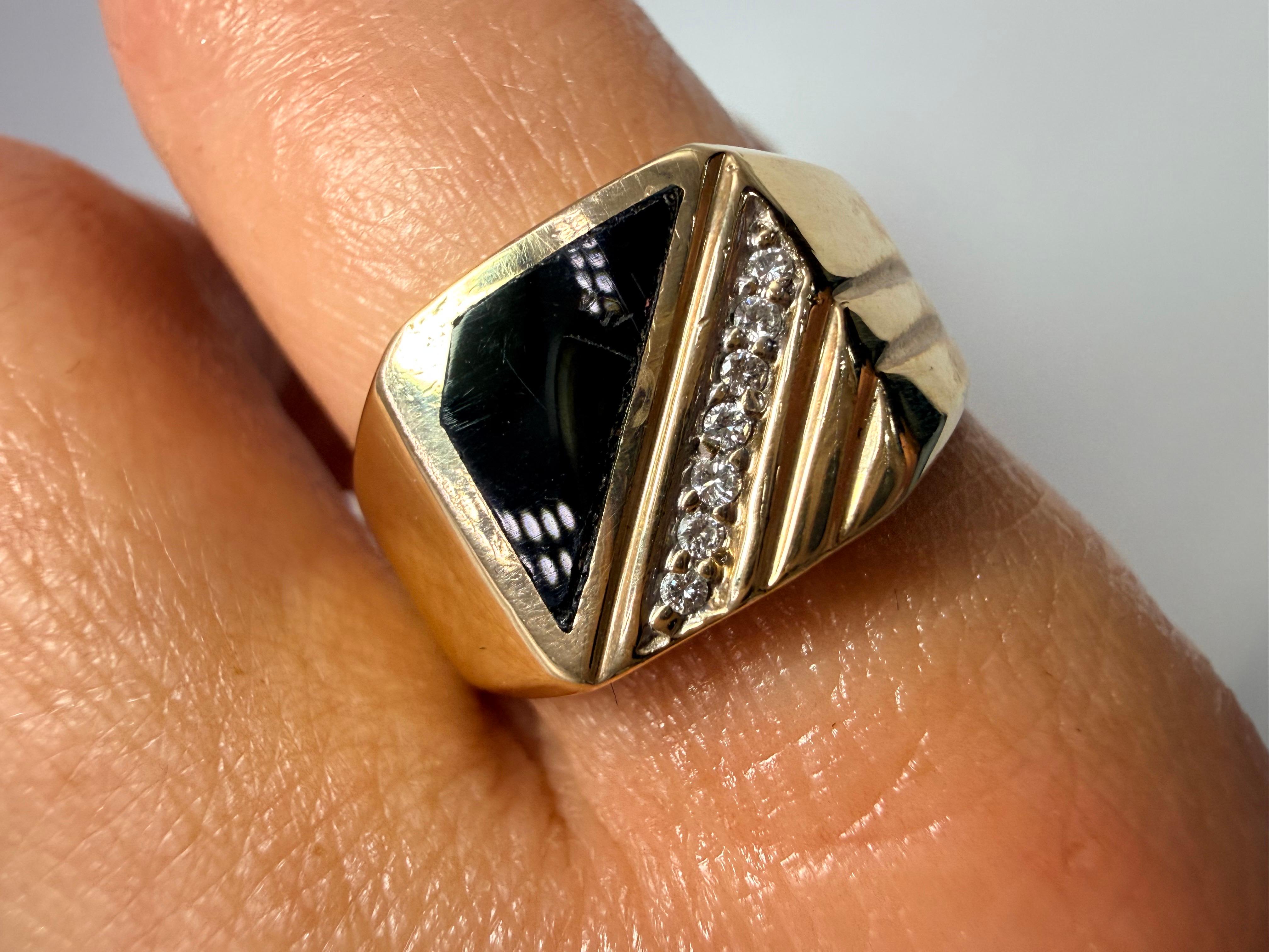 Anillo clásico para hombre de ónix y diamantes 14KT oro Corte brillante en venta