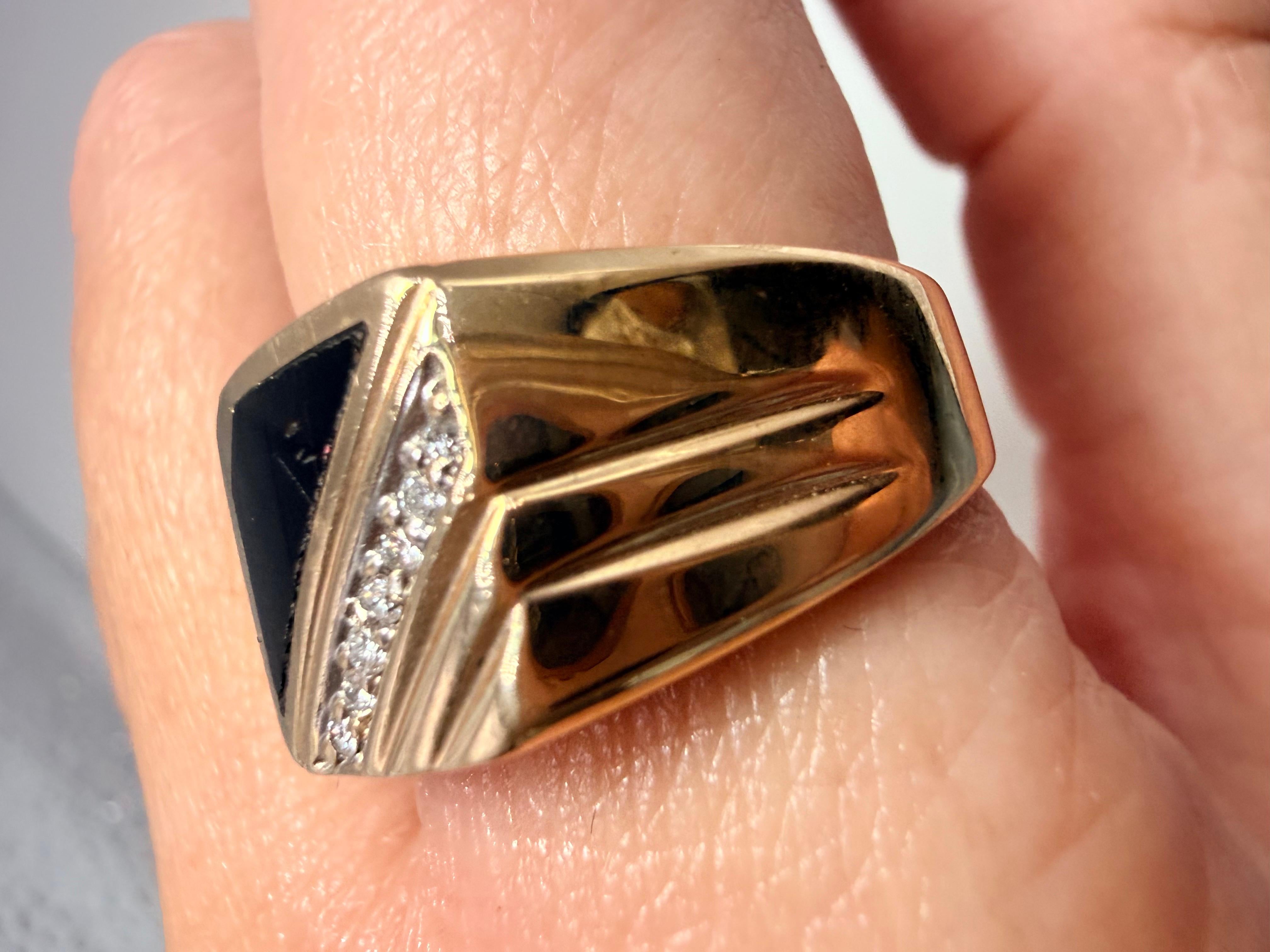 Femenino o masculino Anillo clásico para hombre de ónix y diamantes 14KT oro en venta