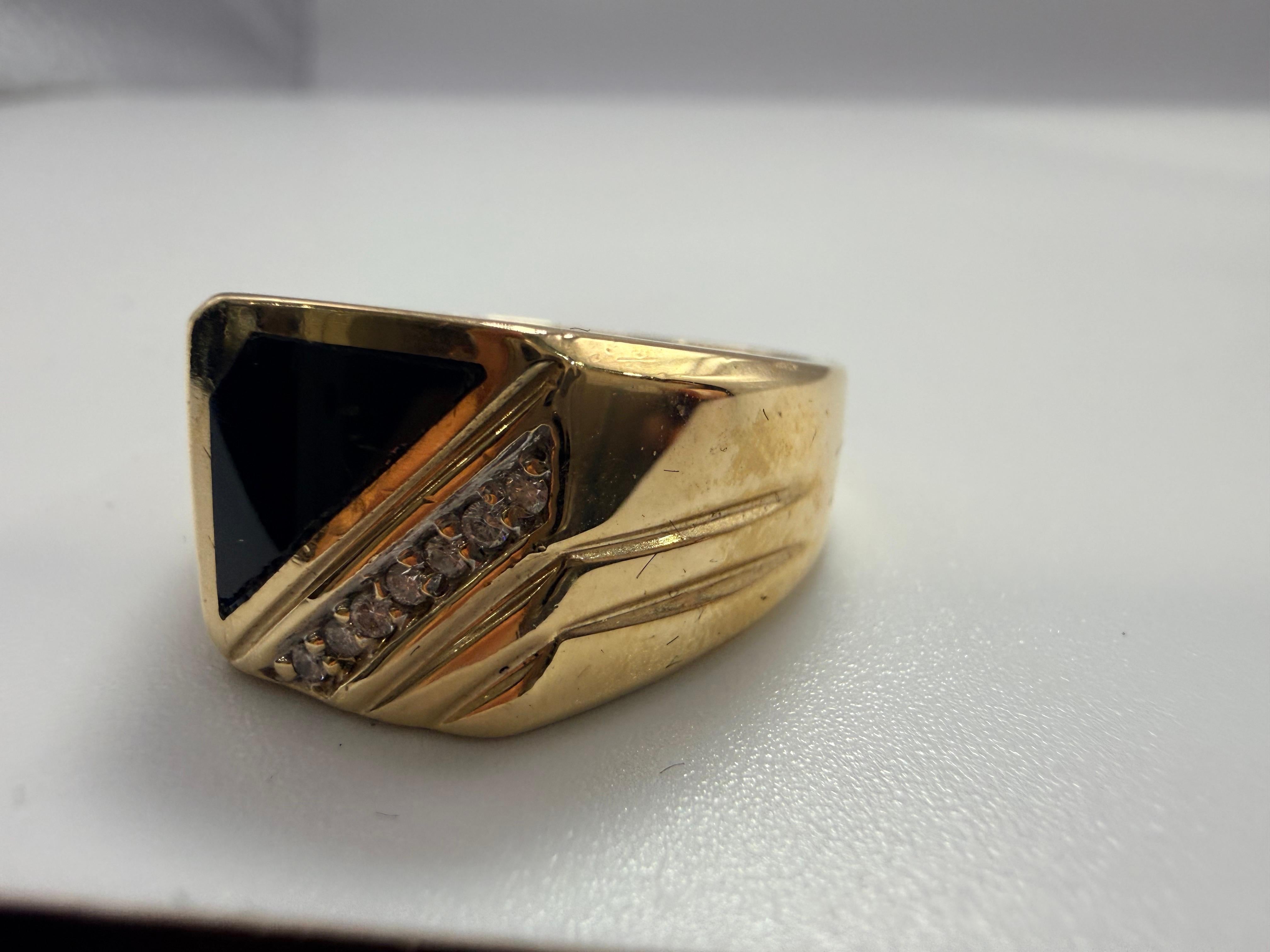 Anillo clásico para hombre de ónix y diamantes 14KT oro en venta 2