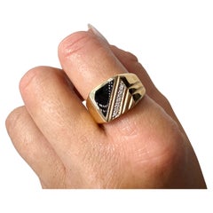 Mens classical onyx diamond ring 14KT gold