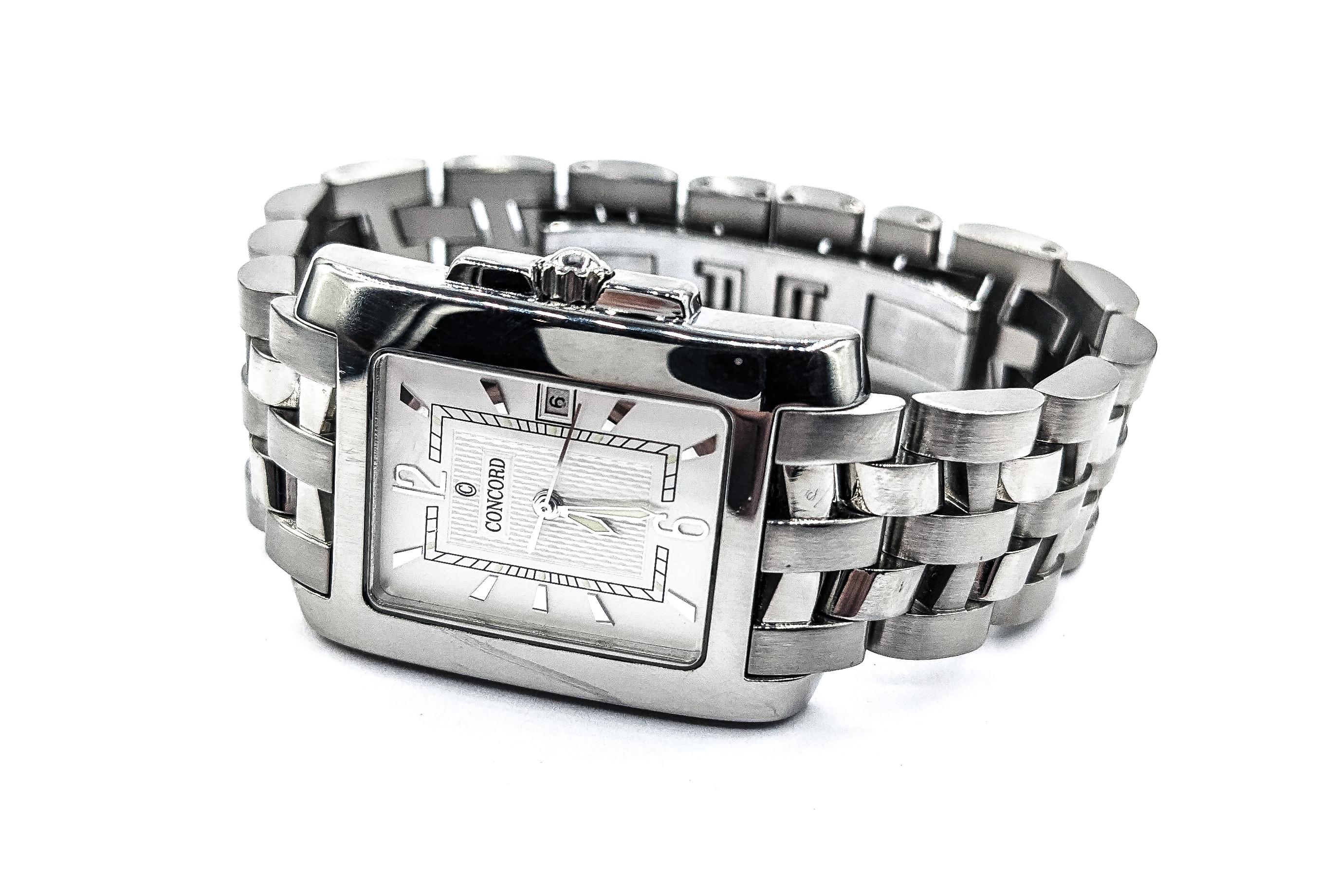 Men's Concord Sportivo Watch In Stainless Steel

Introducing the Concord Sportivo Men's Watch, a statement piece that marries functionality with sleek design. Crafted from durable stainless steel, this watch features a quartz movement, ensuring