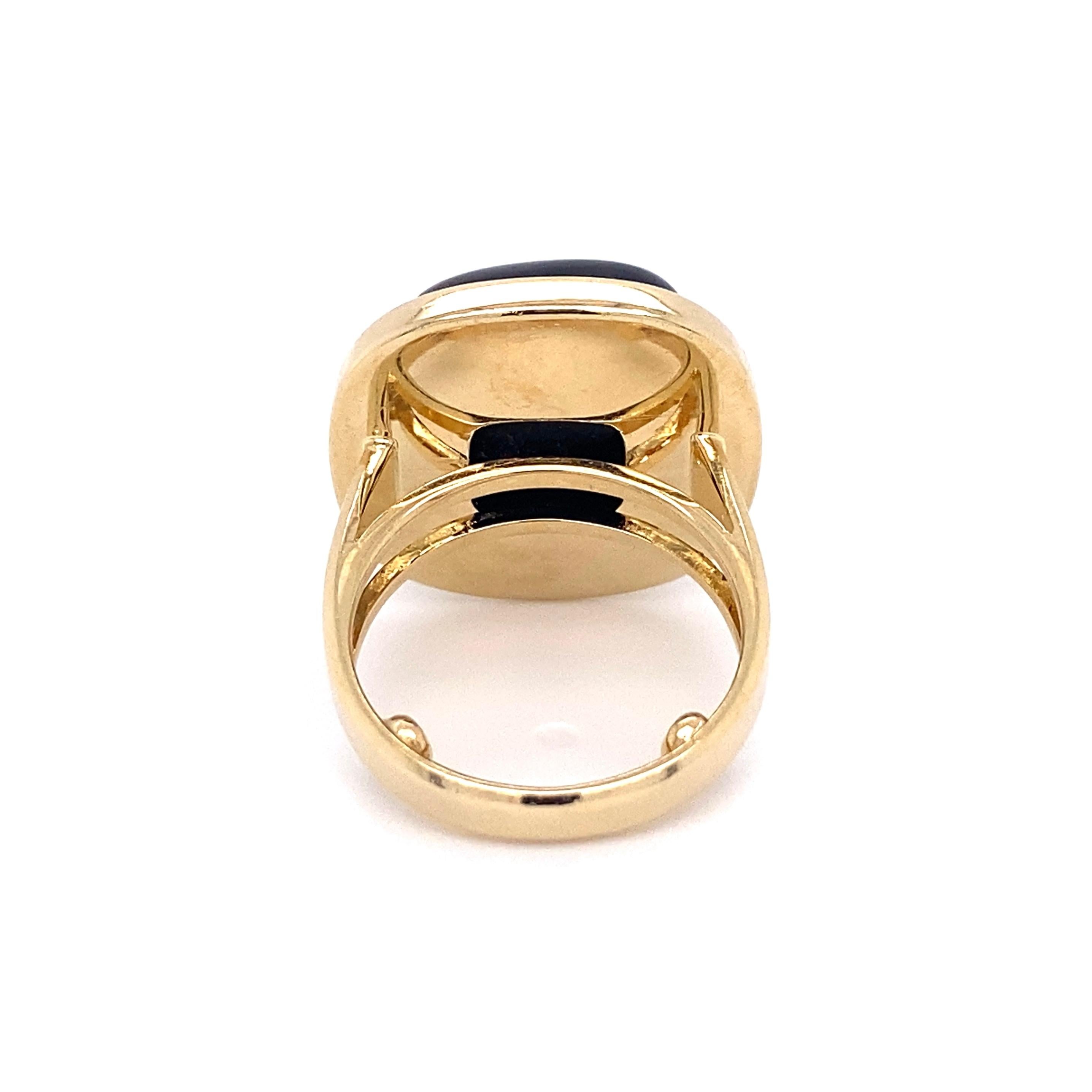 Cushion Cut Men’s Cushion Shape Onyx Dome Gold Signet Ring Estate Fine Jewelry For Sale
