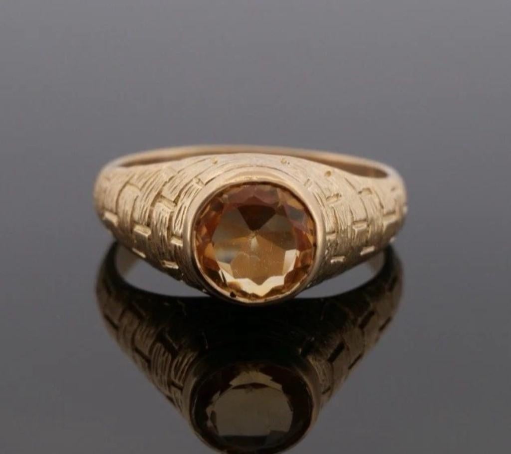 Citrin-Ring für Männer - 14K Gelbgold - Größe 13,5 - 10,72 Gramm

🡆 Beschreibung:
Maßgefertigter Herrenring aus massivem 14-karätigem Gelbgold, mit einem (1) runden, facettierten, goldenen Citrin von ca. 10,00 x 6,19 mm besetzt. Der Citrin hat