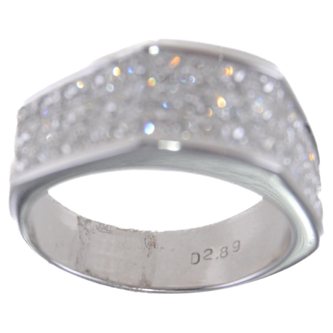 Men's Custom Made 18 Karat White Gold Ring with 2.89ctw In Princess Cut Diamonds For Sale 4