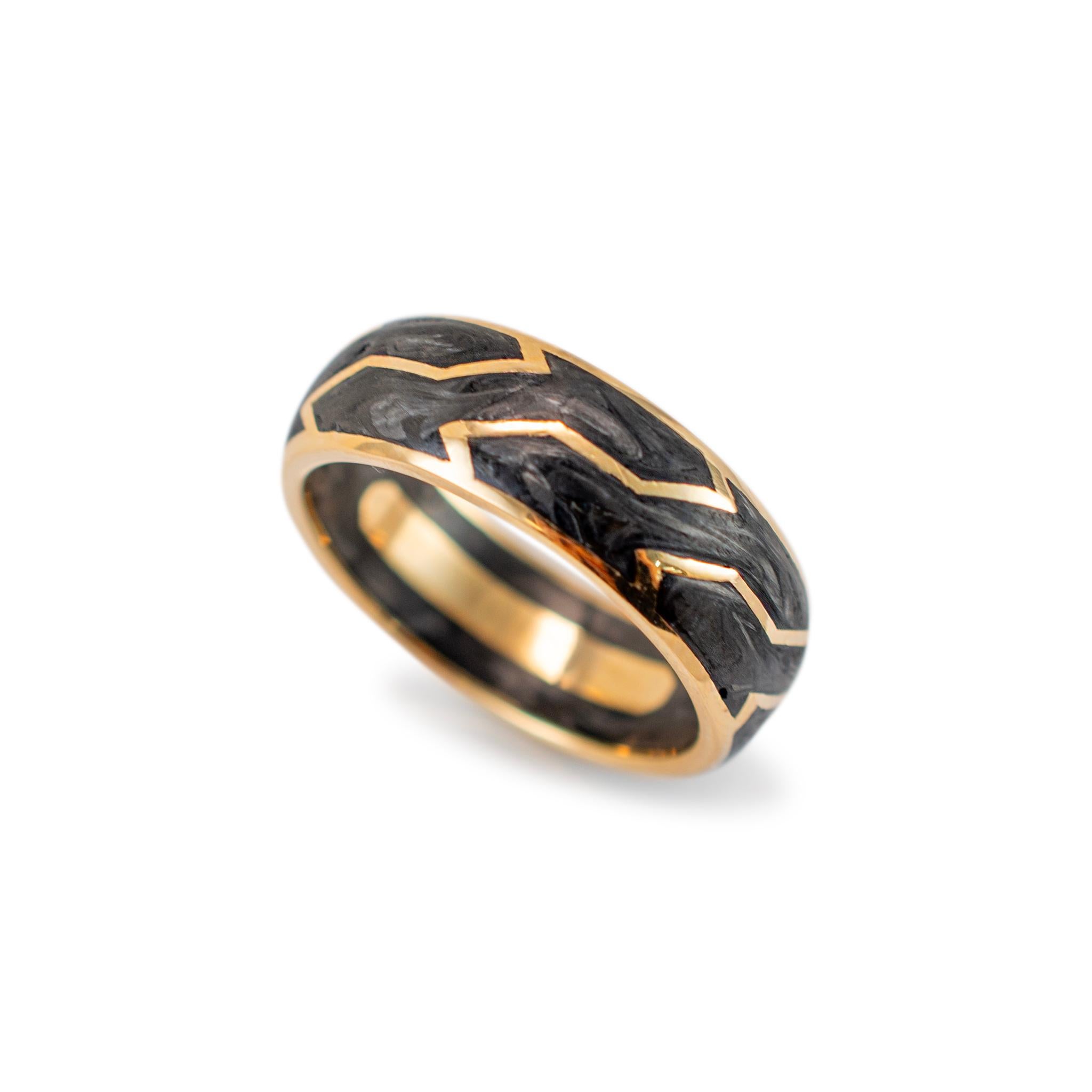 Marque : DAVID YURMAN 

Genre : HOMMES

Type de métal : OR JAUNE 18K 

Taille : 11.25

Largeur : 8,50 mm

Poids : 7.74 grammes

Alliance pour homme en or jaune 18 carats poli, fabriquée par le designer DAVID YURMAN, avec une tige demi-ronde. Gravé