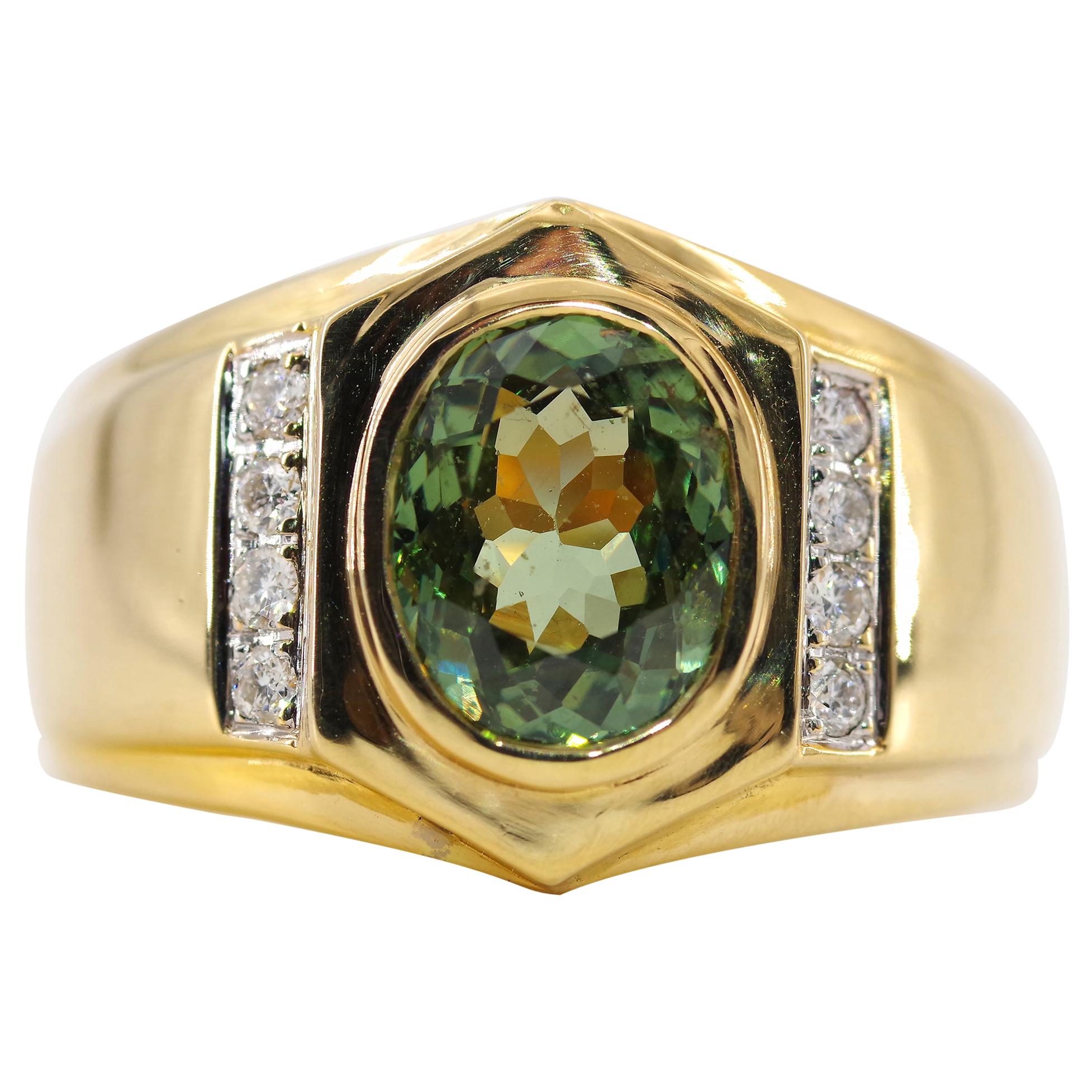 Men's Demantoid Garnet Ring over 2 Carat in Gold, circa 1990s