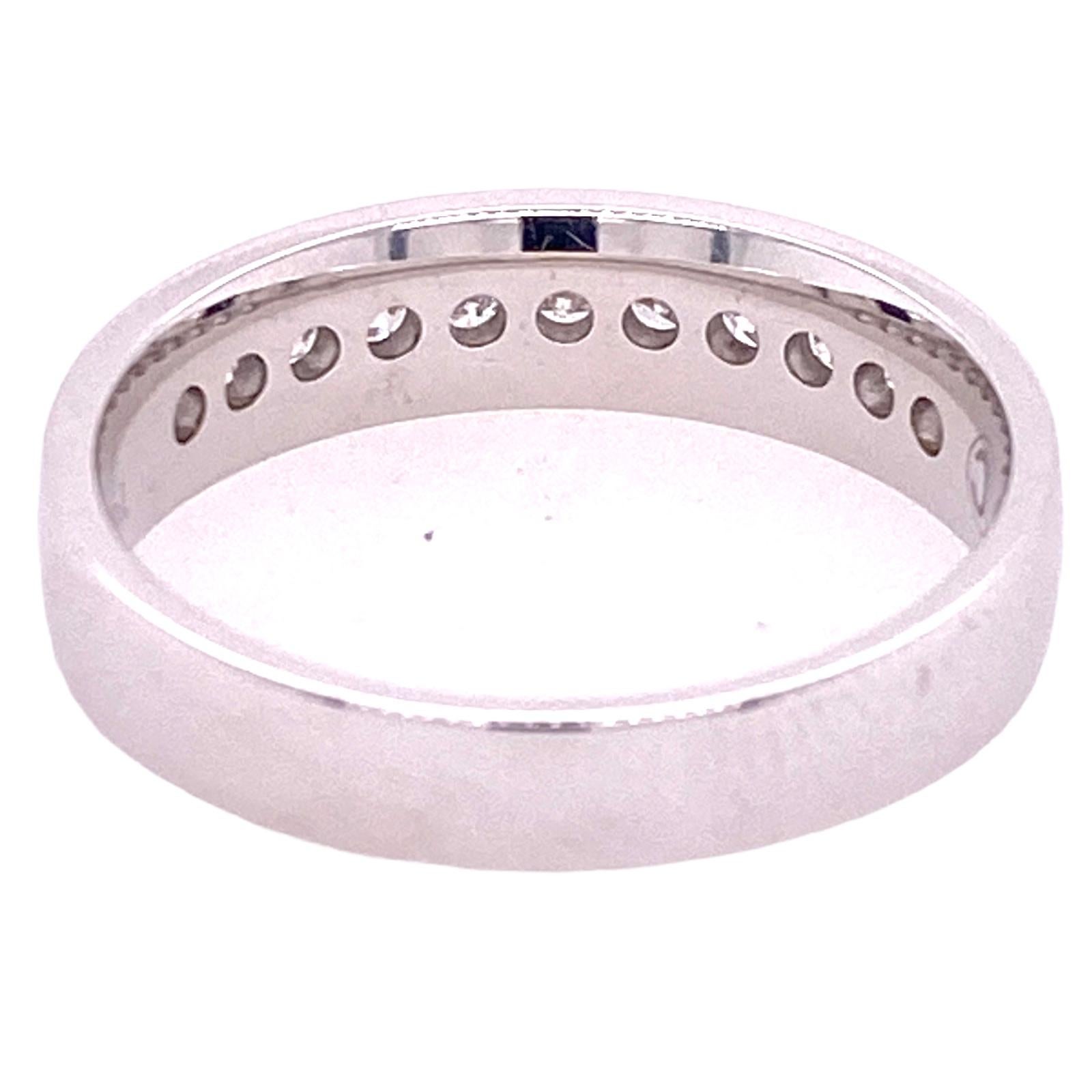 Herren Ehering 14 Karat Weißgold mit Diamanten in Kanalfassung (Moderne)