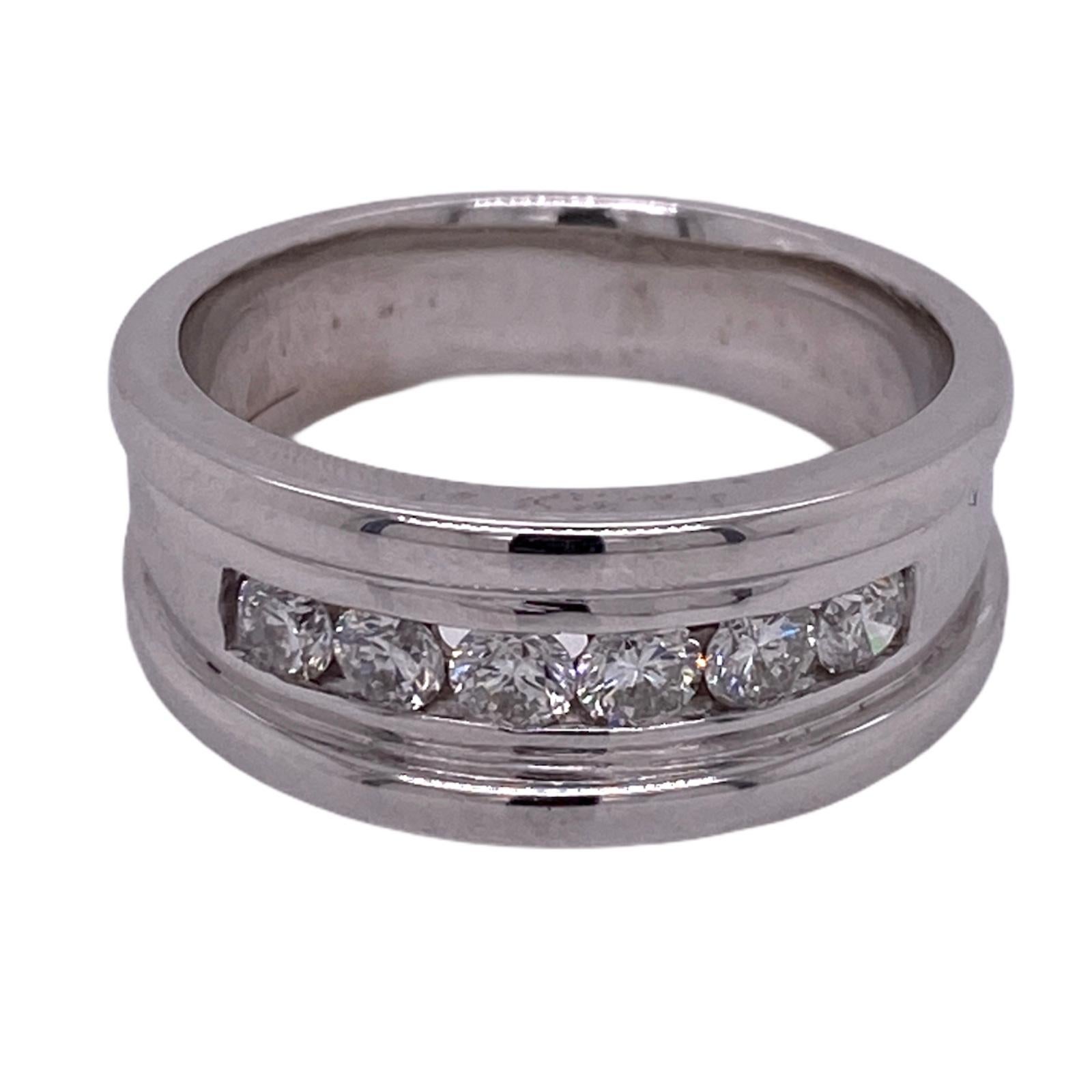 Modern Men's Diamond 14 Karat White Gold Wedding Anniversary Band Ring Gents