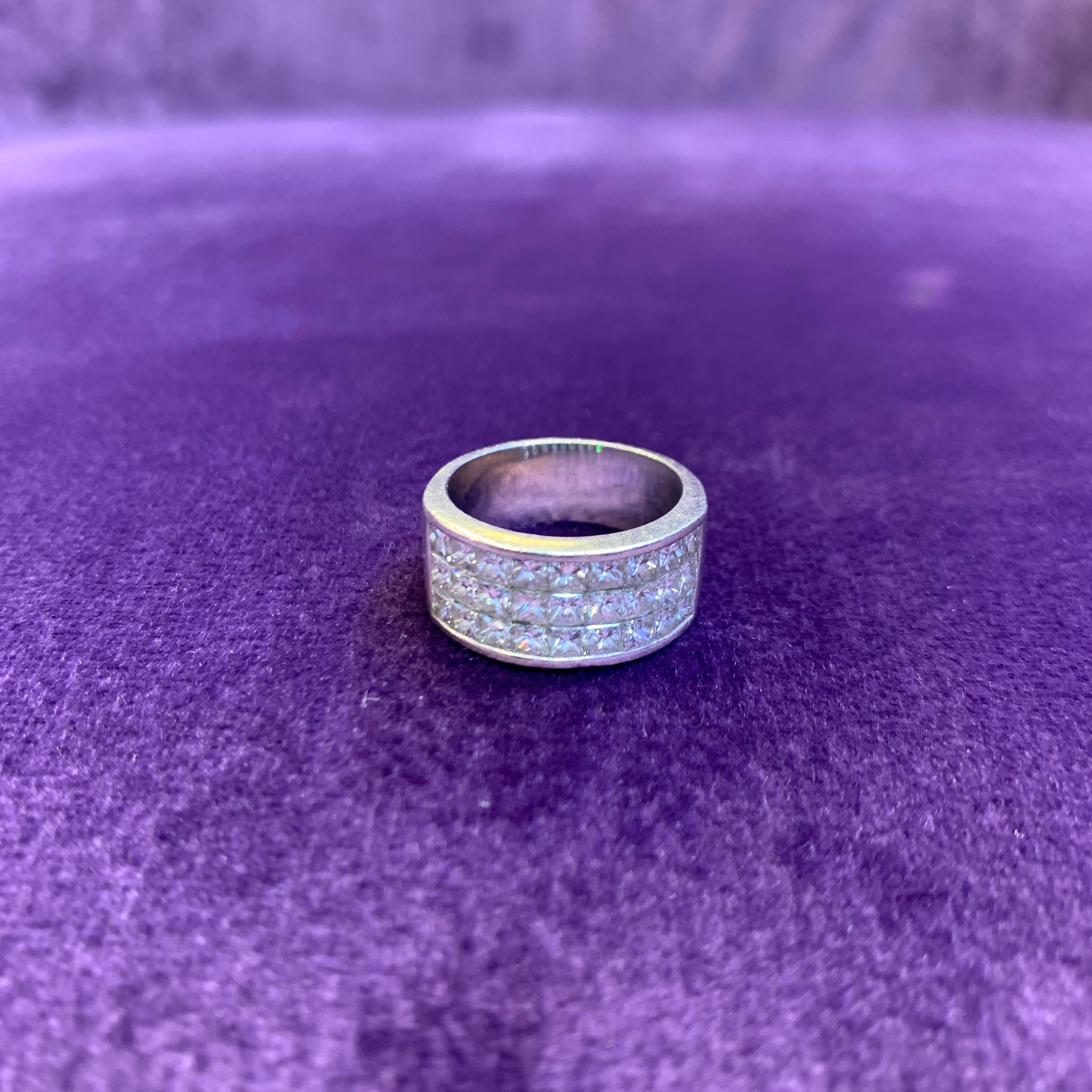 Men's Diamond Band Ring In Excellent Condition For Sale In New York, NY