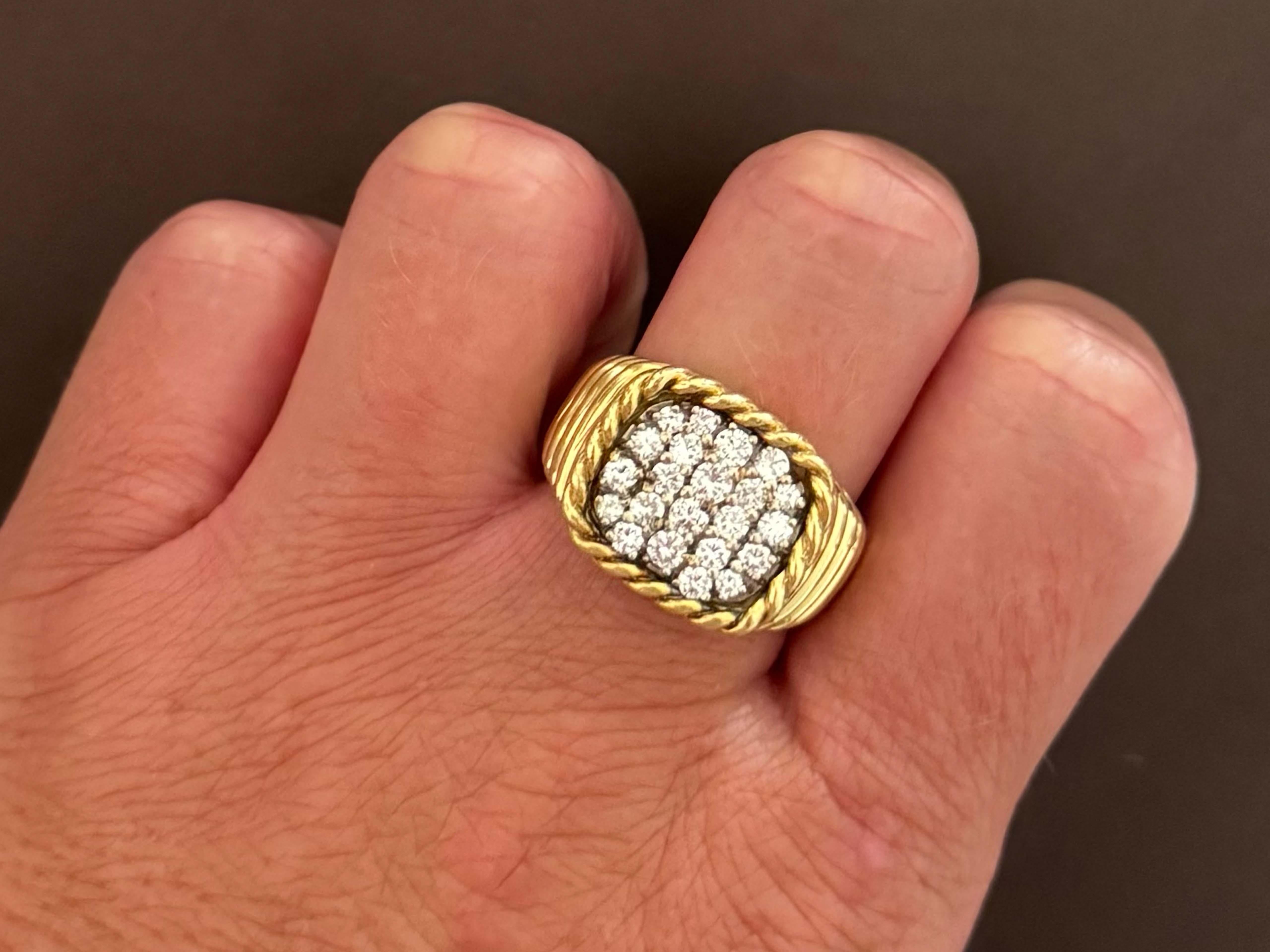 Specifiche dell'articolo:

Metallo: oro giallo 18k

Misura dell'anello: 9

Altezza anello: 15 mm

Peso totale: 16,6  Grammi

Numero di diamanti: 22 tagli a brillante 

Peso in carati del diamante: ~1,00

Colore del diamante: G-H

Chiarezza del