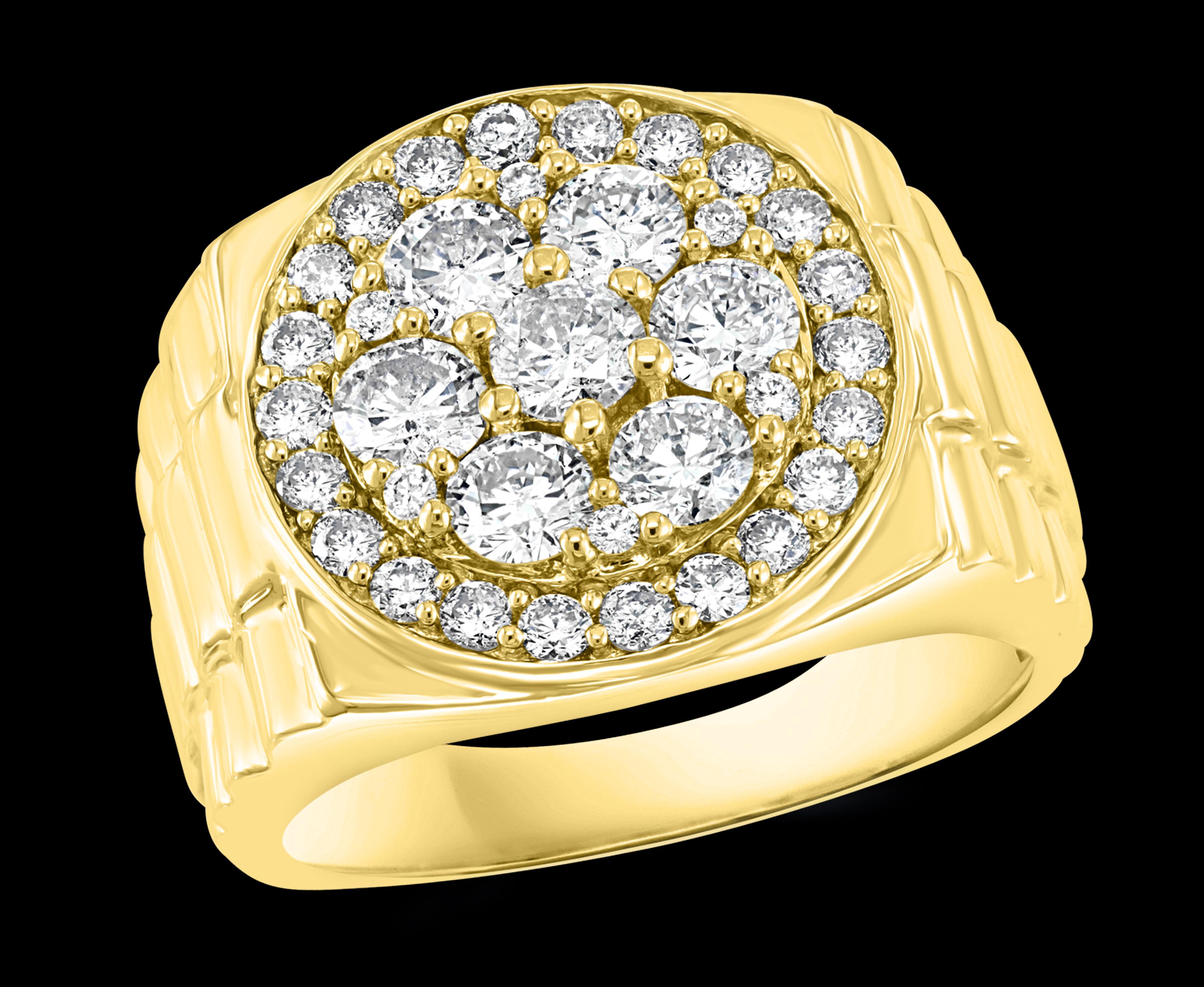 MENS DIAMOND CLUSTER RING BRILLIANT ROUND CUT 2 CARAT 14 KARAT YELLOW GOLD

This is a Nice traditional  diamond  ring  from our premium wedding collection for Men
 7 bigger  Round diamonds  are set to make a inner circle in a form of  Flower   and