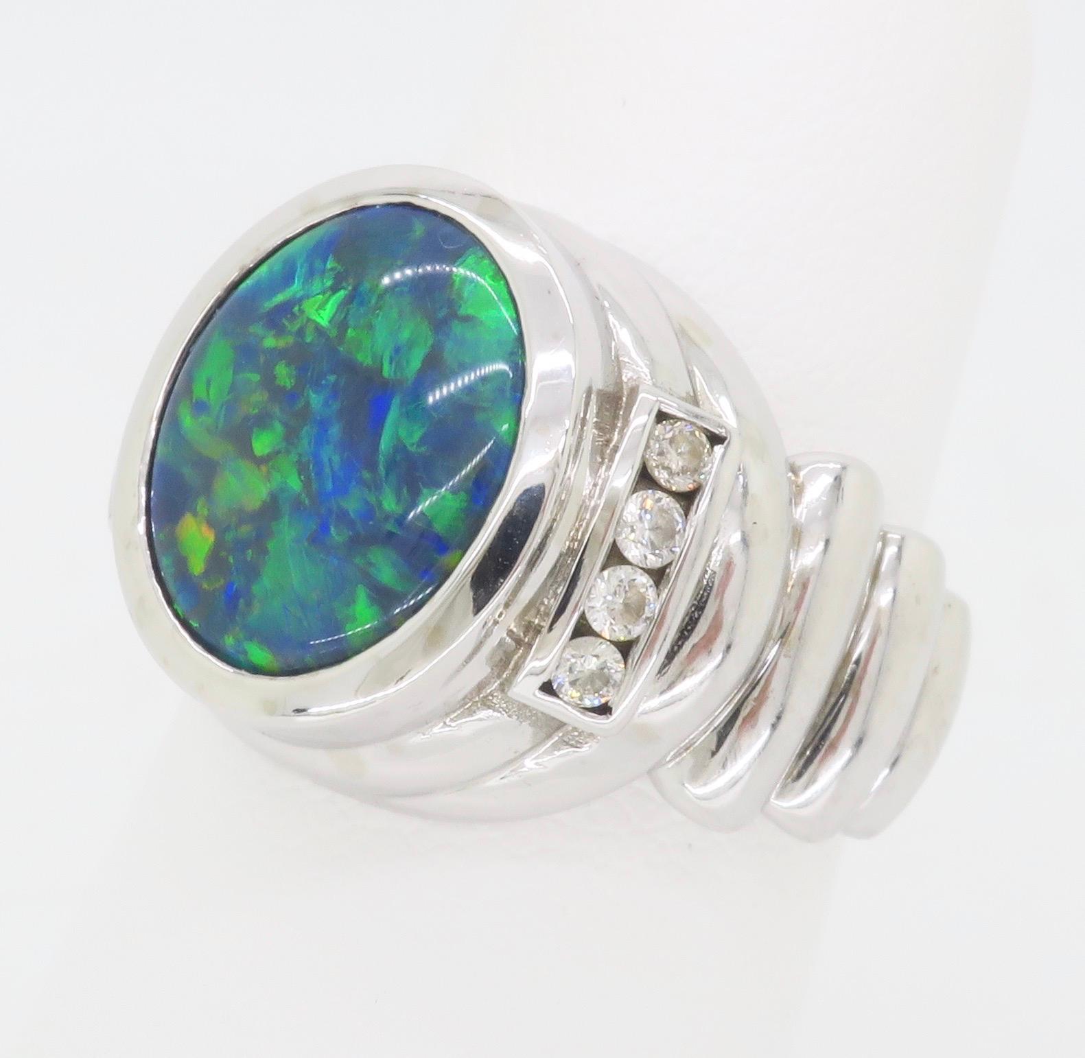 Herrenring mit Diamant und Opal im Zustand „Hervorragend“ in Webster, NY