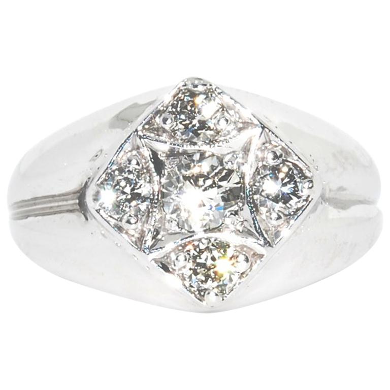 Men’s Diamond Pinky Ring in 14 Karat White Gold For Sale