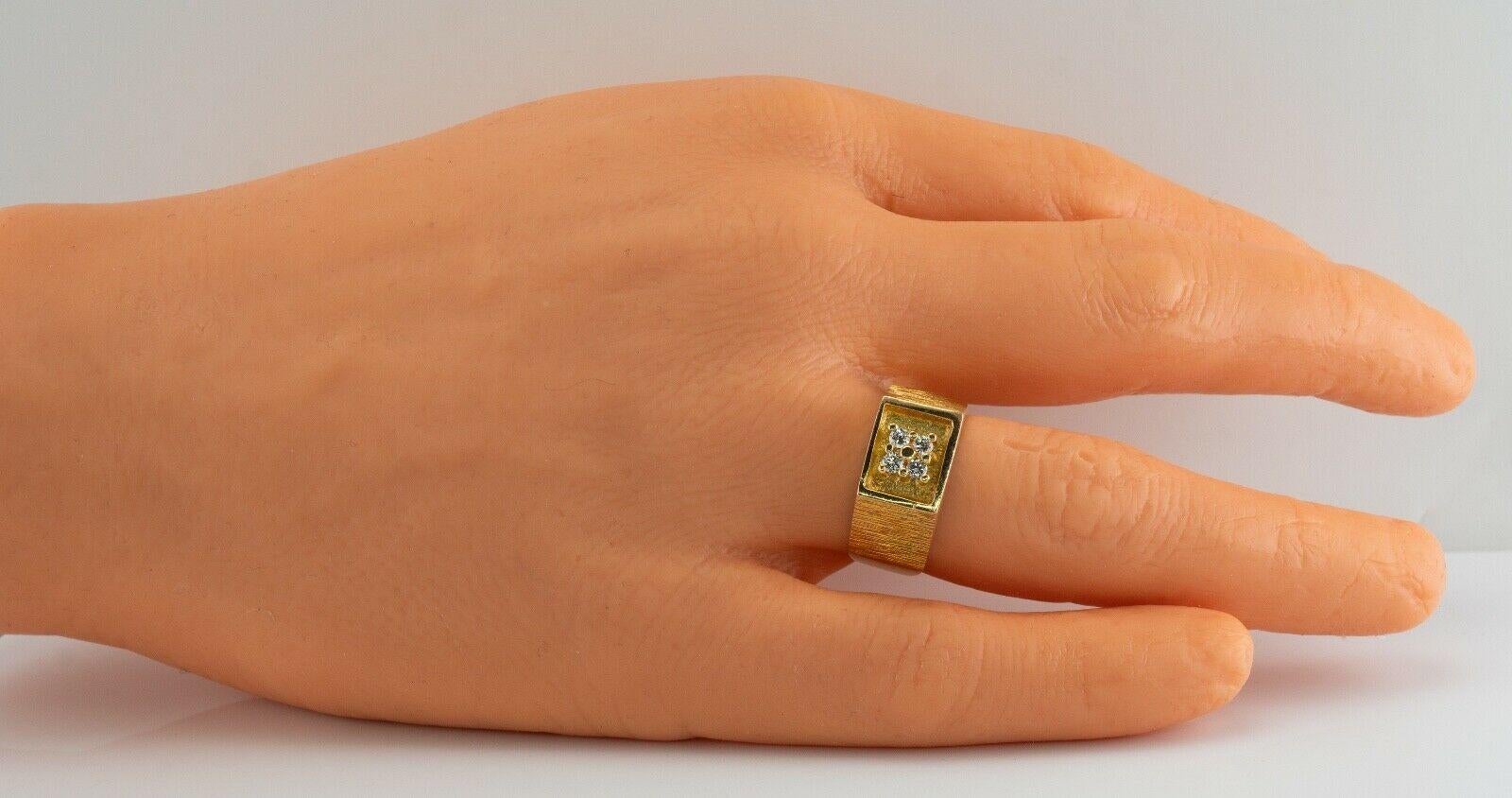 Mens Diamond Ring 14K Gold .28ct TDW Vintage In Good Condition For Sale In East Brunswick, NJ
