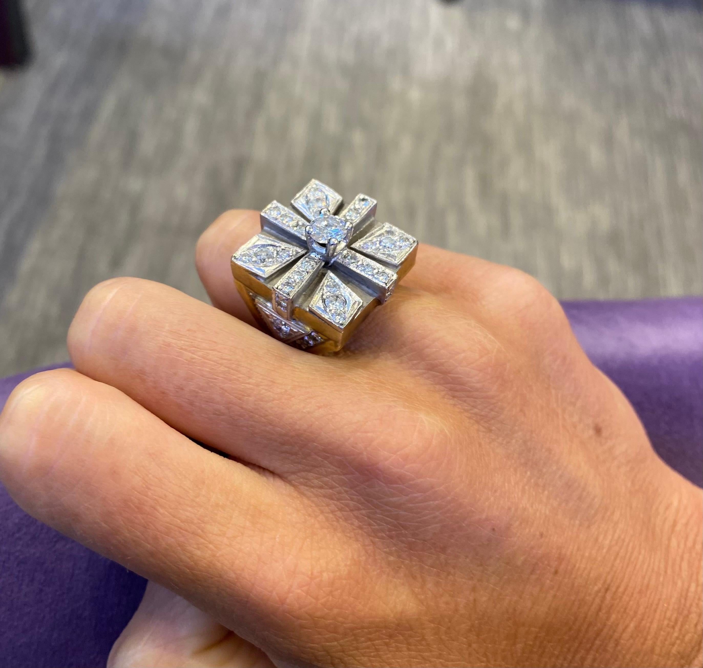 Round Cut Men's Diamond Ring For Sale