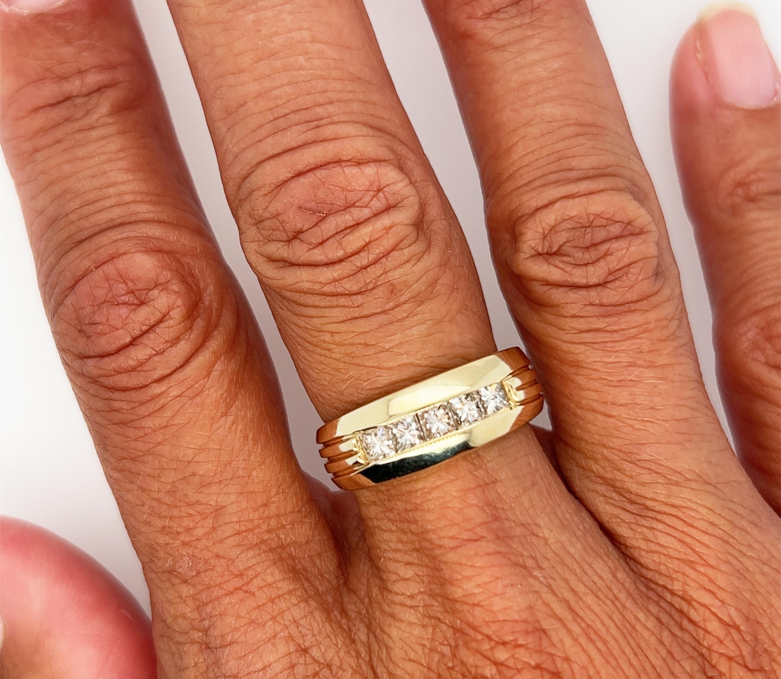 Modern Mens Diamond Ring Wedding Band 1 Carat I-J/VS 14K Yellow Gold For Sale