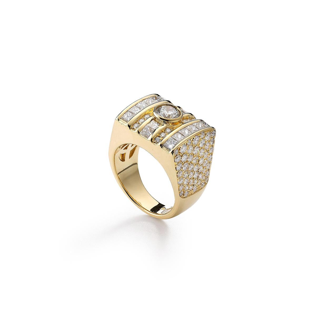 Men's ring in 18kt yellow gold set with 111 diamonds 1.70 cts and 16 square diamonds 1.40 cts and one diamond 0.60 Size 54