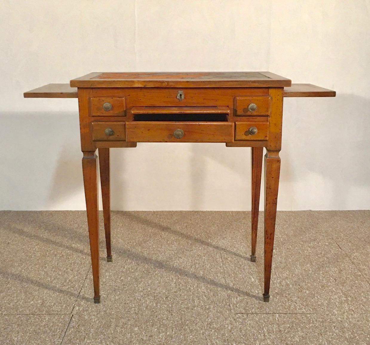 Dressing table for men, 19th period, origin France, in beech wood, with lots of drawers, a mirror, this table can make a writing table, a lot of charm. Needs a makeover if you feel like it.