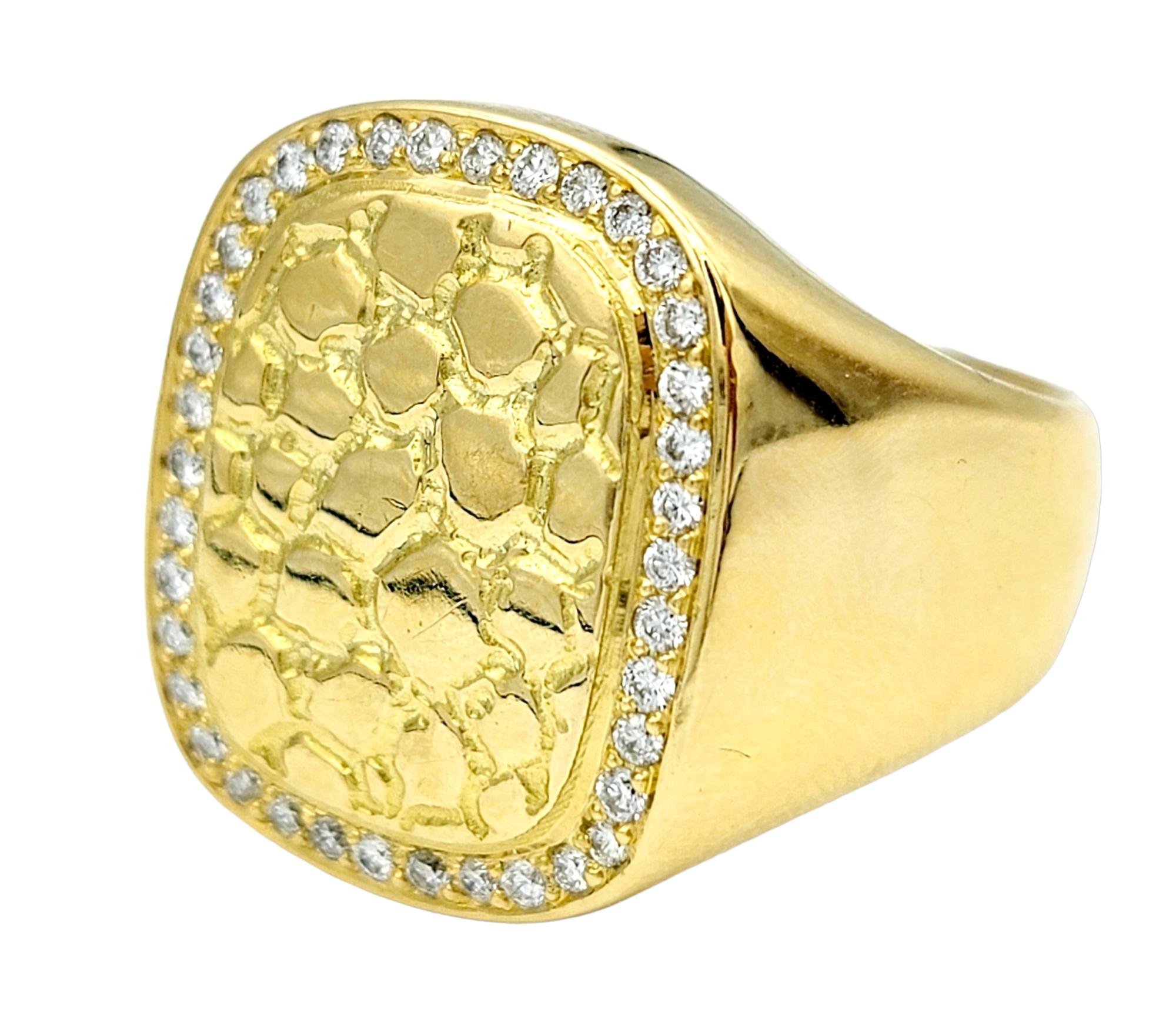 Contemporary Men's Embossed Alligator Pattern Ring with Diamond Halo in 18 Karat Yellow Gold For Sale
