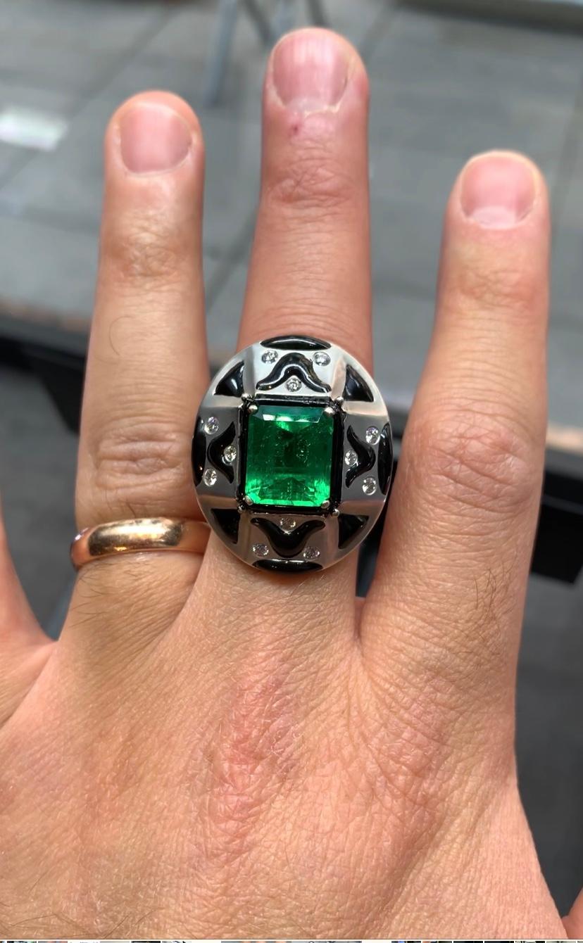 Men's Emerald and Enamel Ring For Sale 2