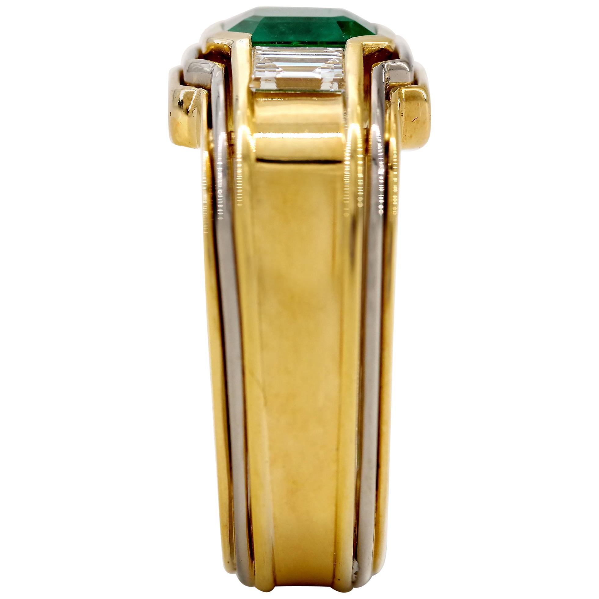 Women's or Men's Men's 2.5 Carat Certified Colombian Emerald Ring in Gold With Diamonds