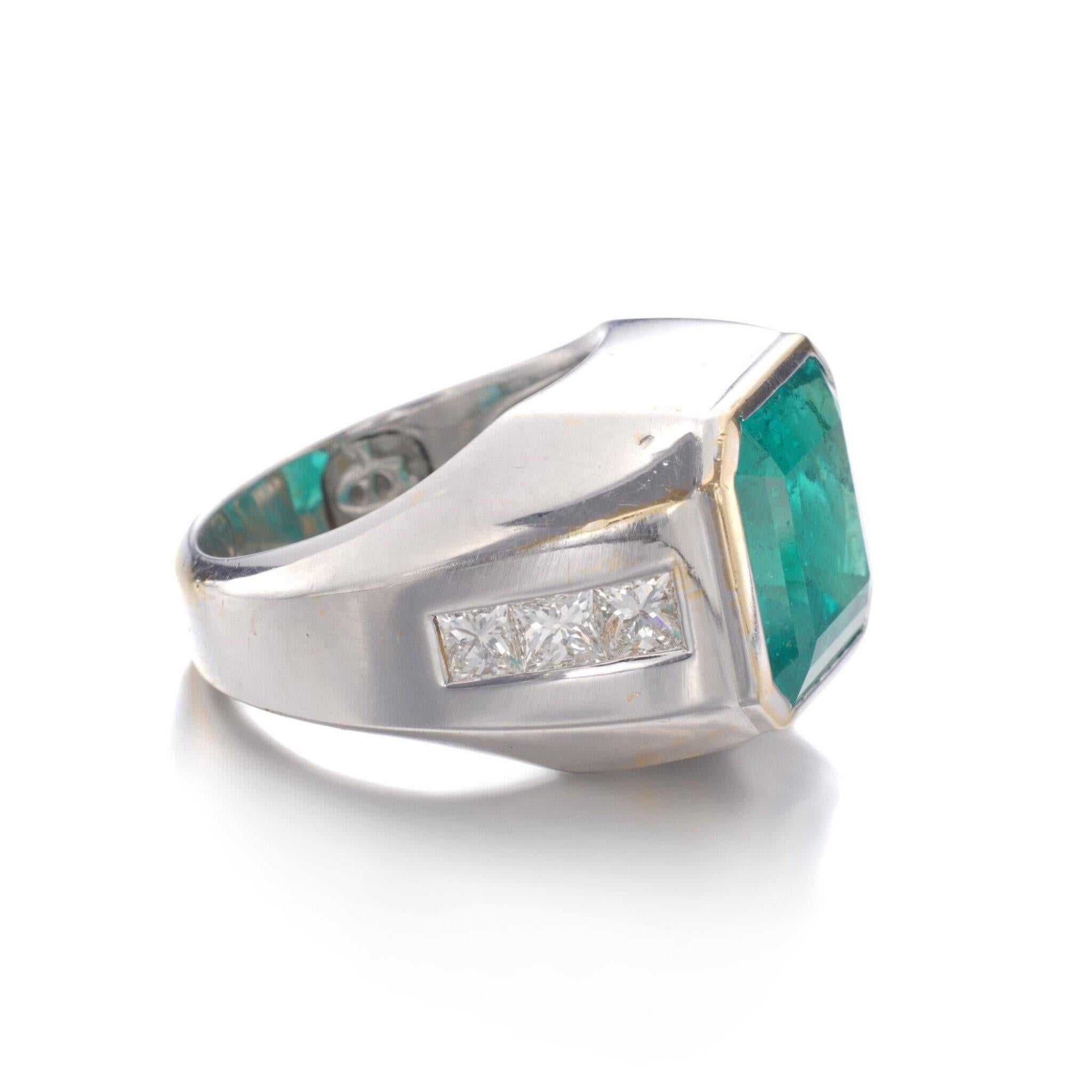 For Sale:  18K Gold 4 CT Natural Emerald and Diamond Antique Art Deco Style Engagement Ring 3