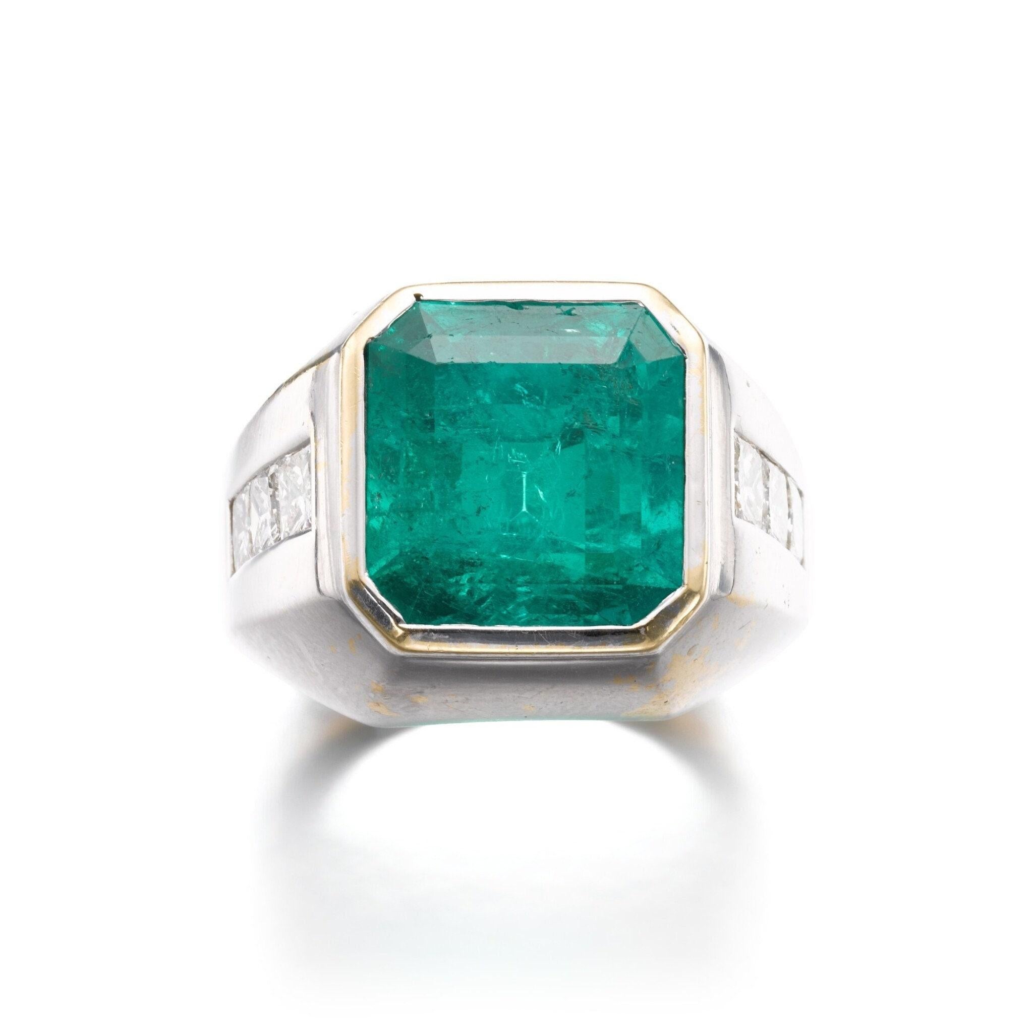 For Sale:  18K Gold 4 CT Natural Emerald and Diamond Antique Art Deco Style Engagement Ring 4