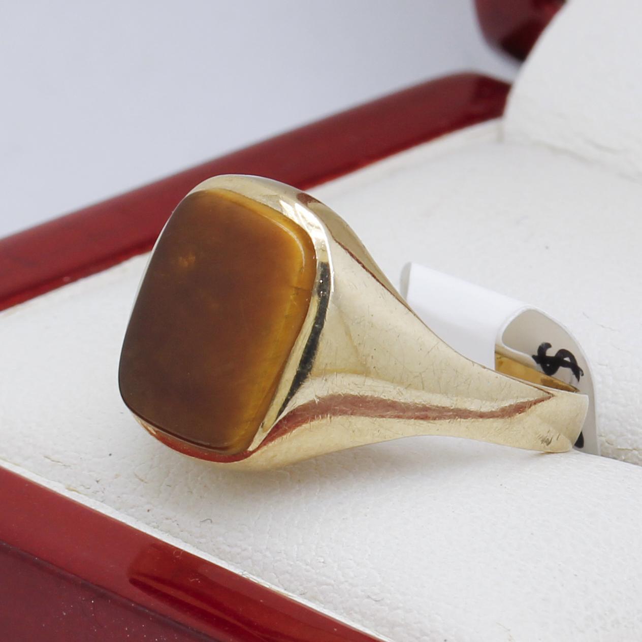 Cabochon Men's Estate Yellow Gold Signet Ring For Sale