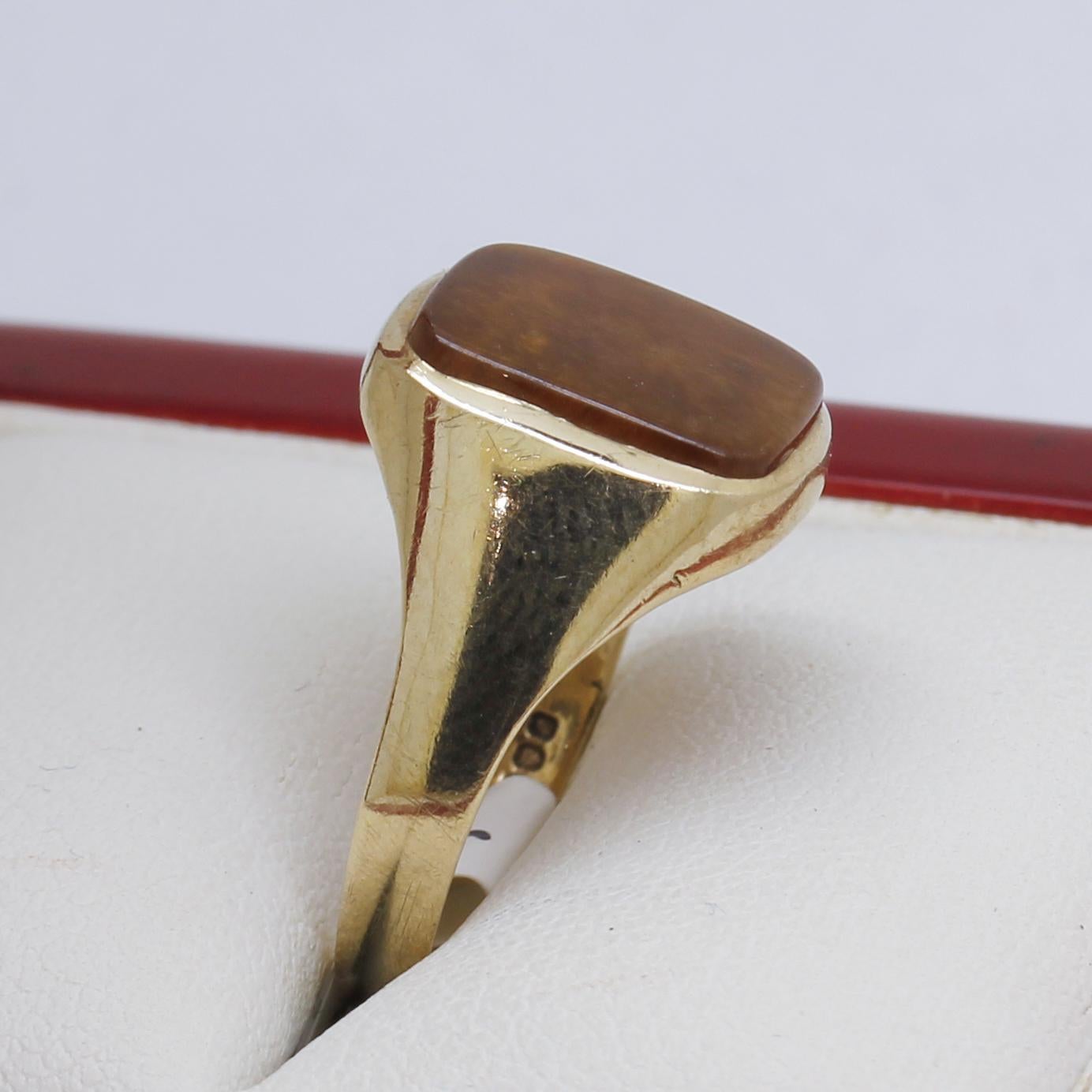 Men's Estate Yellow Gold Signet Ring In Good Condition In BALMAIN, NSW