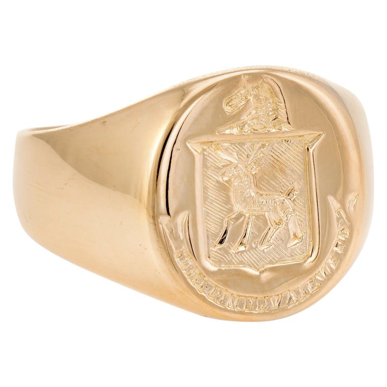 Gold signet ring family crest clearance