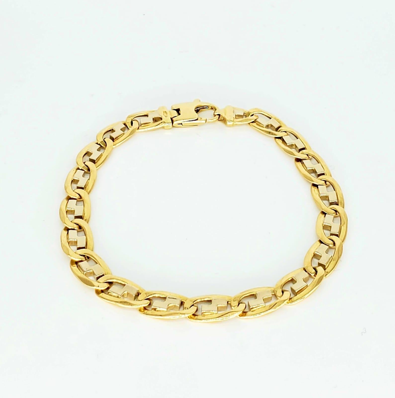 Men’s Fancy Link Two-Tone 18 Karat Gold Bracelet In Excellent Condition For Sale In Miami, FL