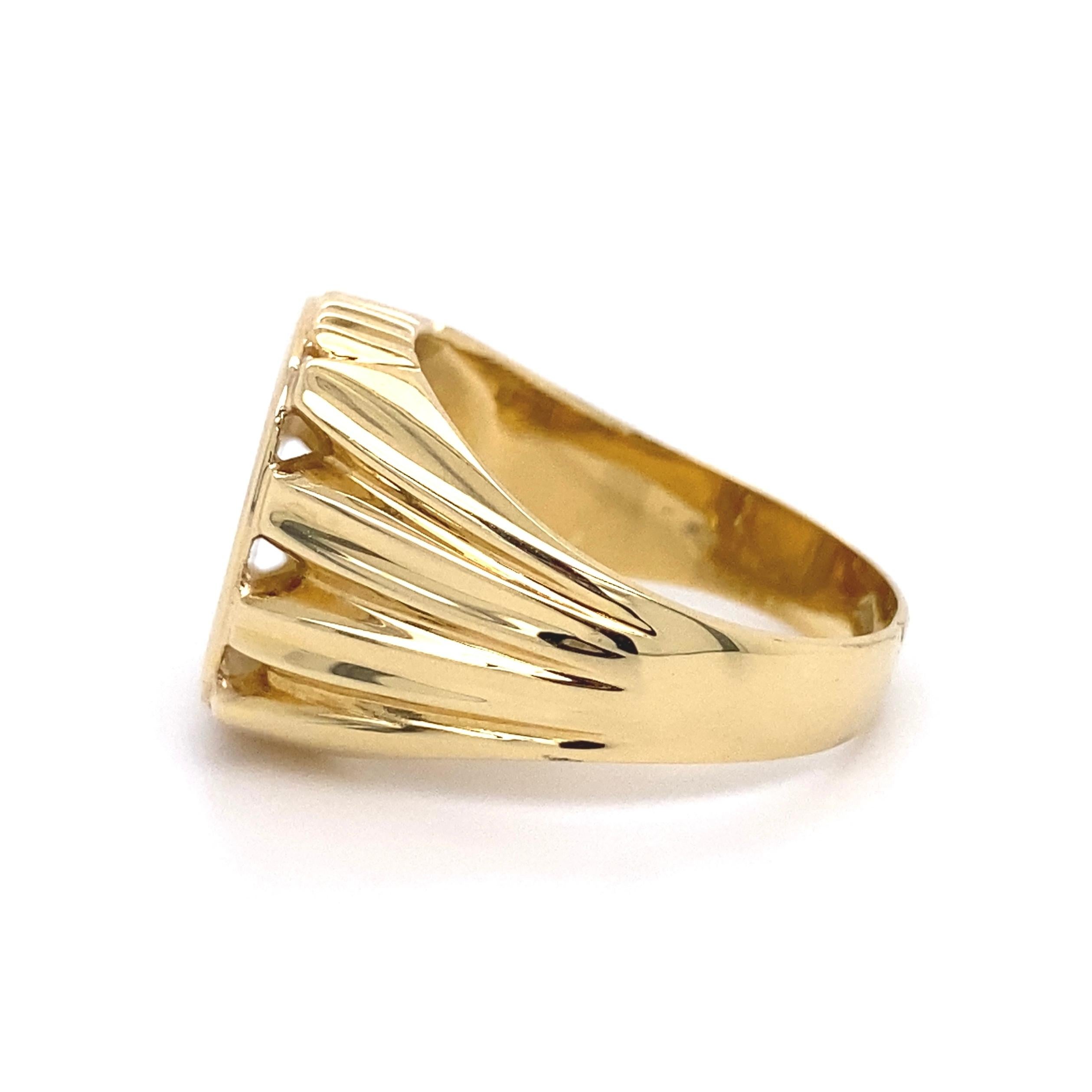Modernist Men’s Fine Engraved Griffin Crest 585 Gold Signet Ring Estate Fine Jewelry