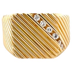 Bague Pinky en or jaune 18 carats pour homme, avec design amnélique et rangée de diamants en diagonale