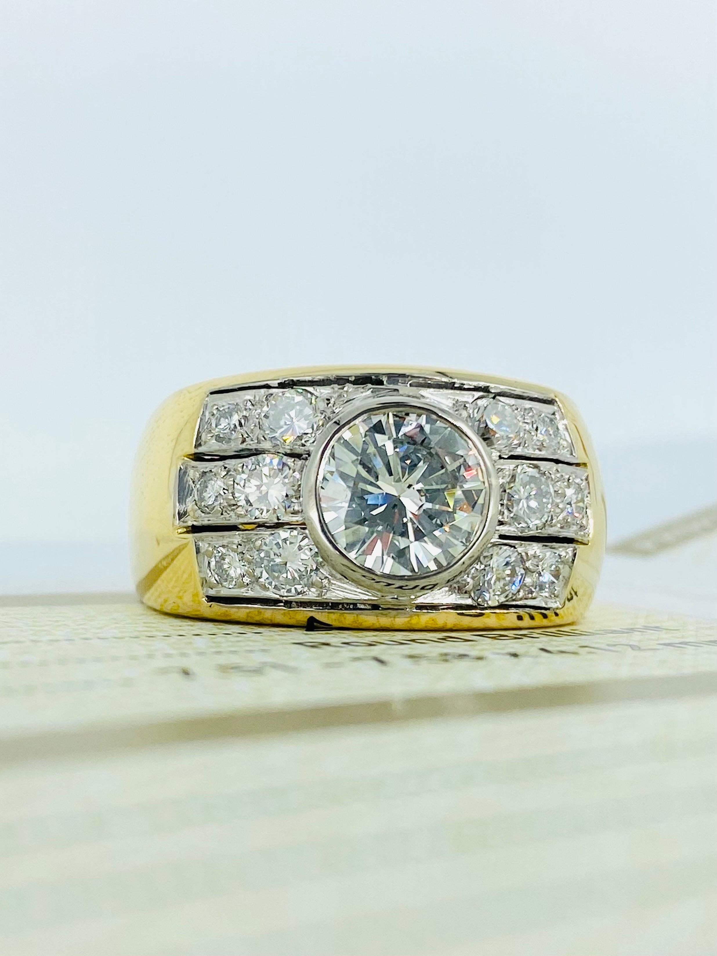 Round Cut Men’s GIA Certified 2.31 Carat Round Diamond Ring 18k Gold For Sale