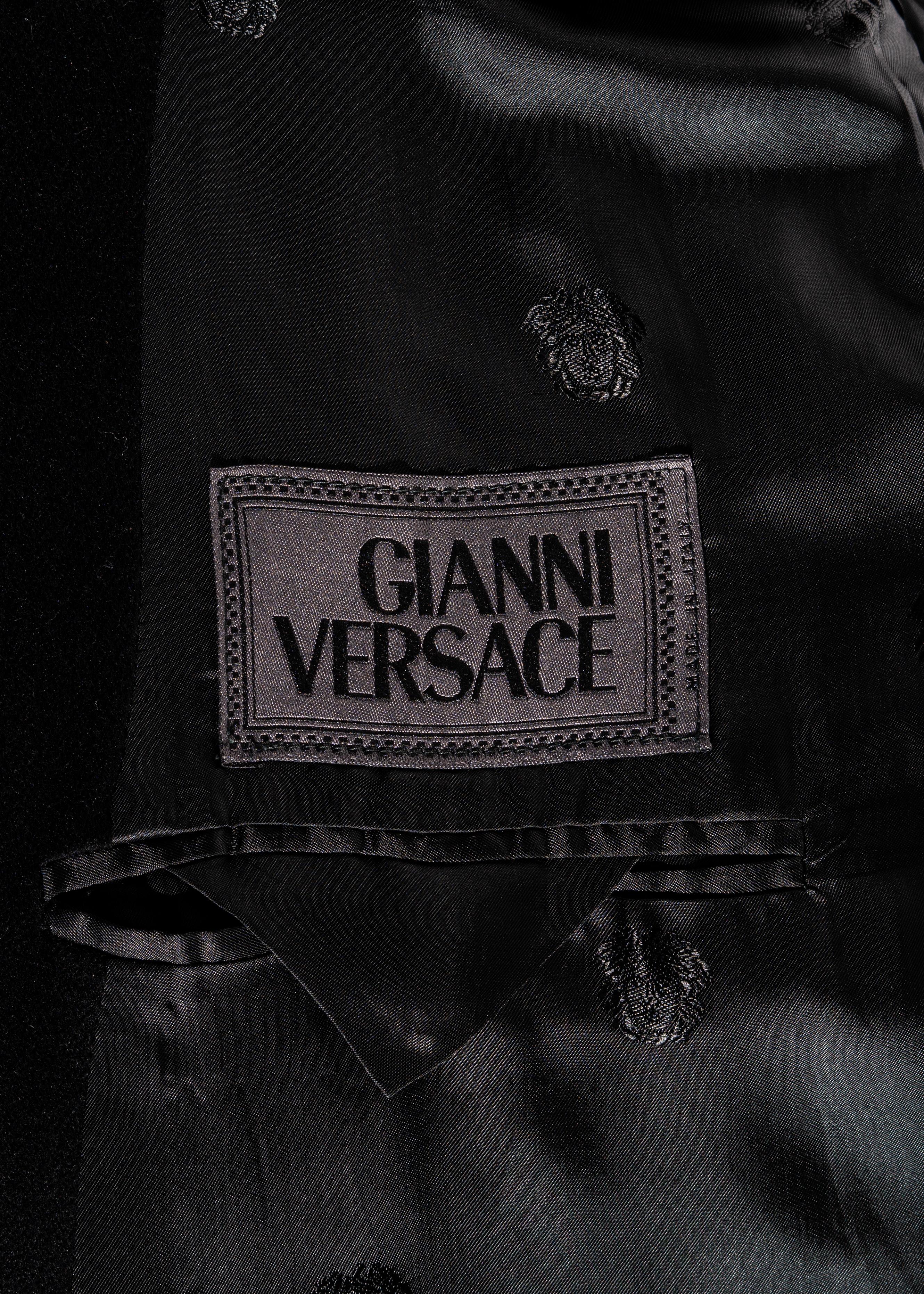 Men's Gianni Versace black cashmere wool oversized coat with fox fur, fw 1999 5