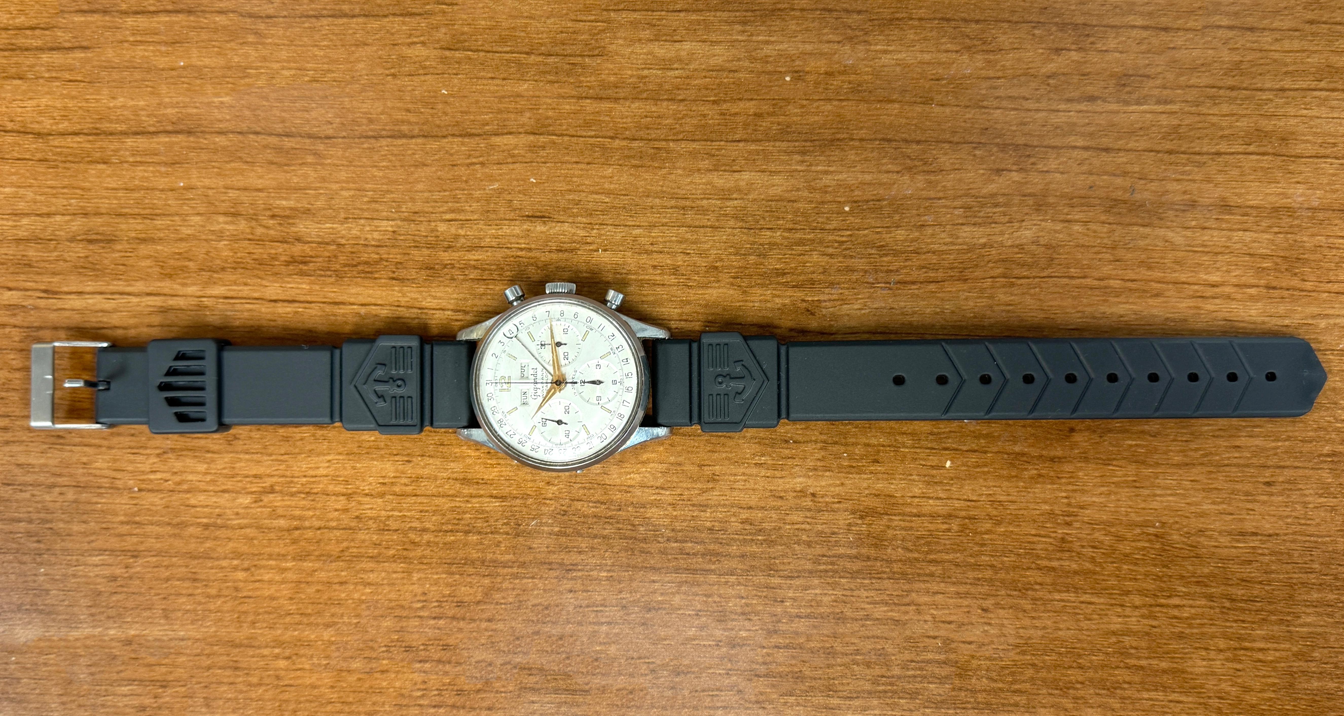 Mens Gigandet Wakmann Datic Triple Date Chronograph Watch Incabloc Rubber Band In Excellent Condition For Sale In Dearborn, MI