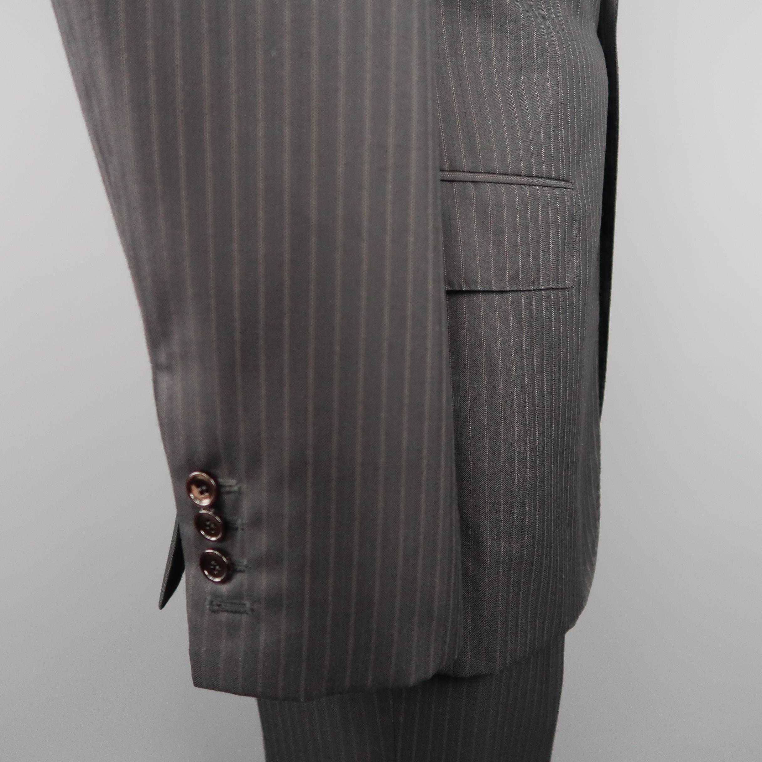 Giorgio Armani 42 Charcoal Window Pane Wool Notch Lapel 2 piece Suit In Good Condition In San Francisco, CA