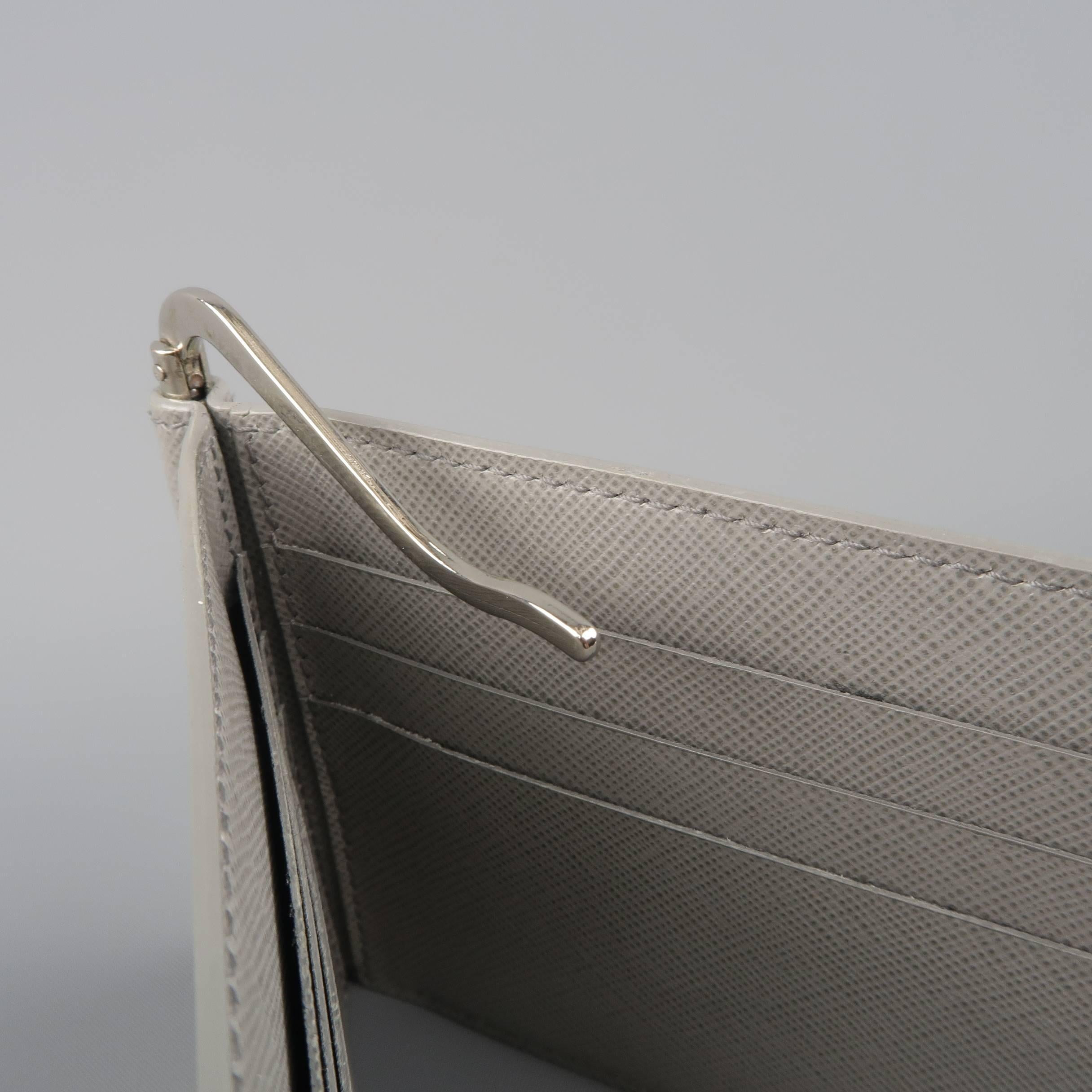Giorgio Armani Men's Light Gray Textured Leather Money Clip Bifold Wallet 1