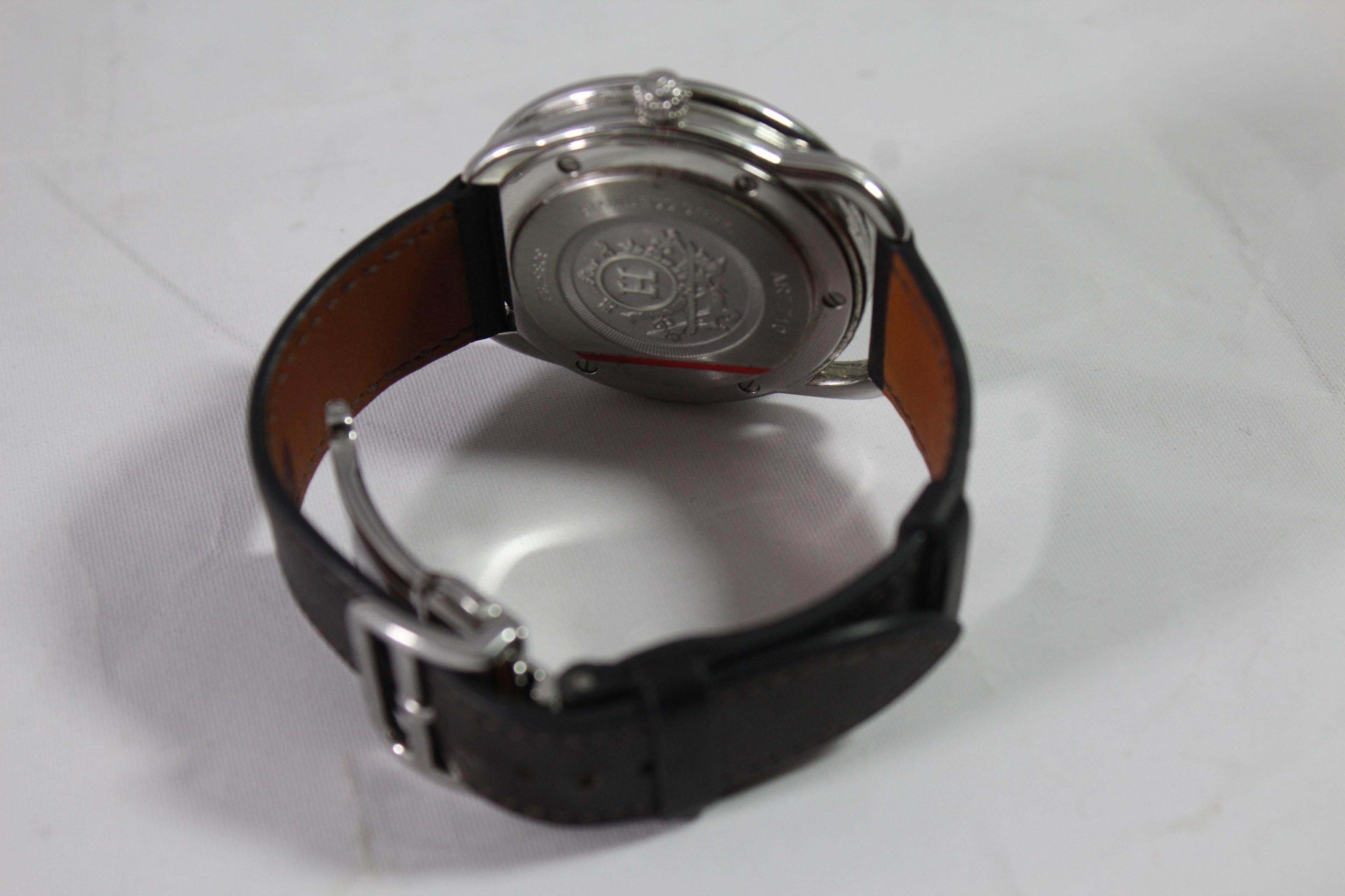 Nice Hermes Stainless Steel automati watch with deployment buckle
Case 40mm
Band Hermes Leather band.
Soold with Hermes box
Good condition just some really light signs of use
Retaiil price of the watch + buckle 6500$
