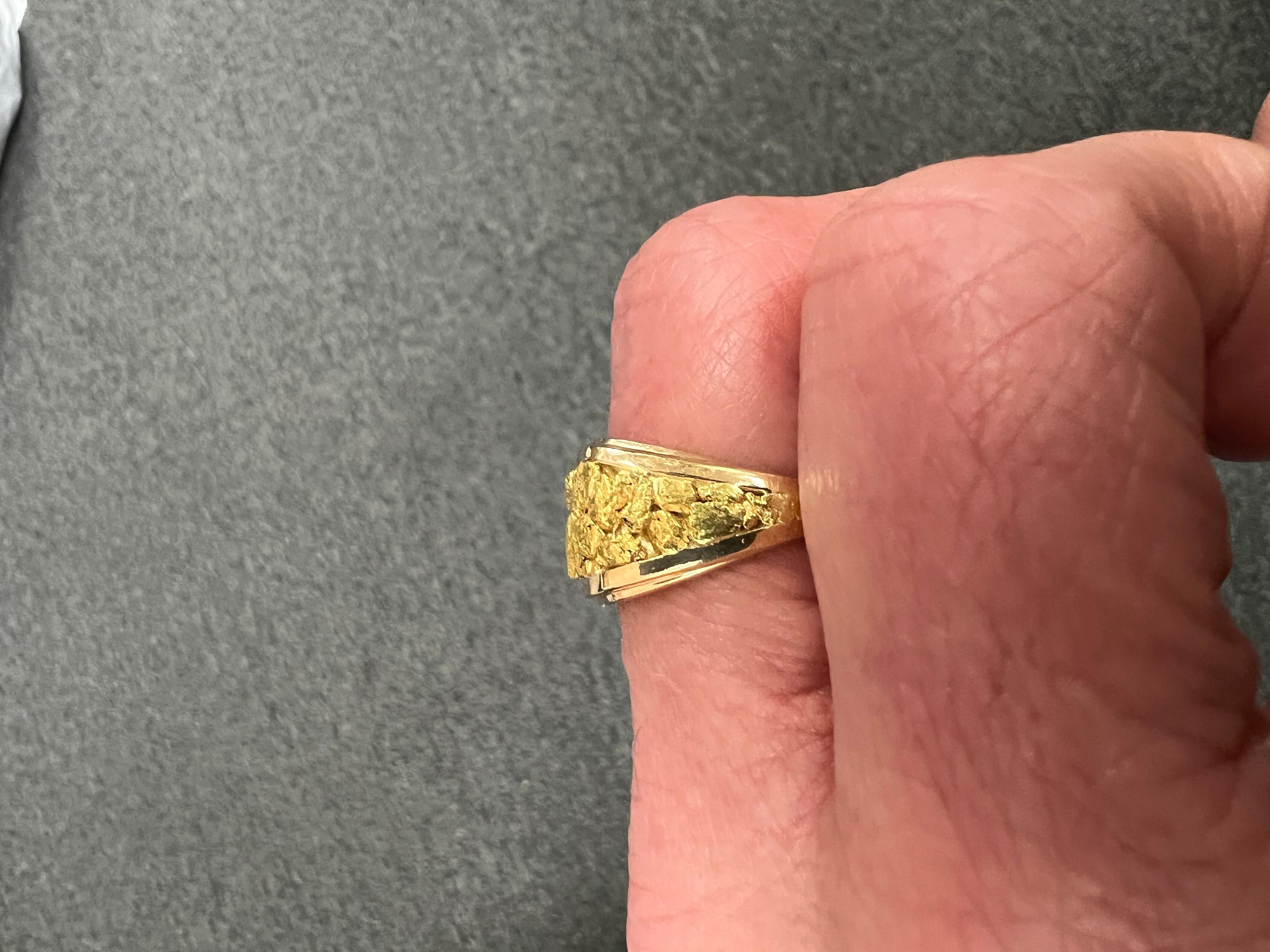 Men’s Gold Nugget Saddle Ring In Good Condition In Los Angeles, CA