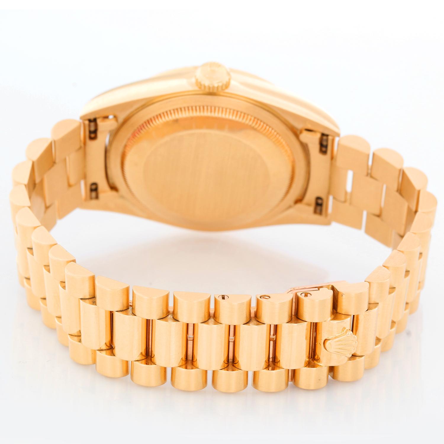 Herren Gold Rolex Präsident Day-Date Uhr Ferrit-Zifferblatt 18238 im Zustand „Hervorragend“ in Dallas, TX