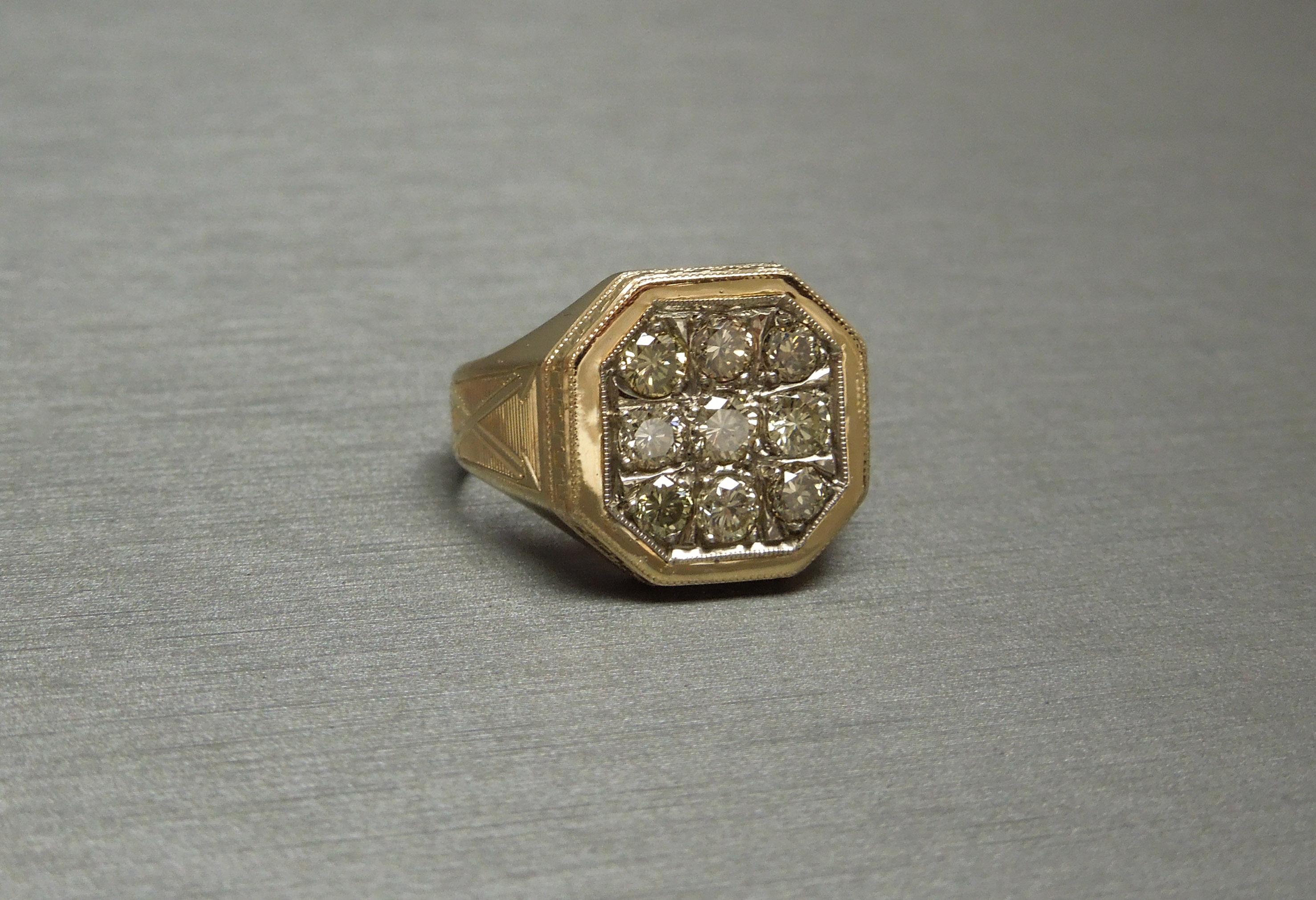 Bague flèche gréco-romaine pour homme en diamant vert 14 carats Excellent état - En vente à METAIRIE, LA