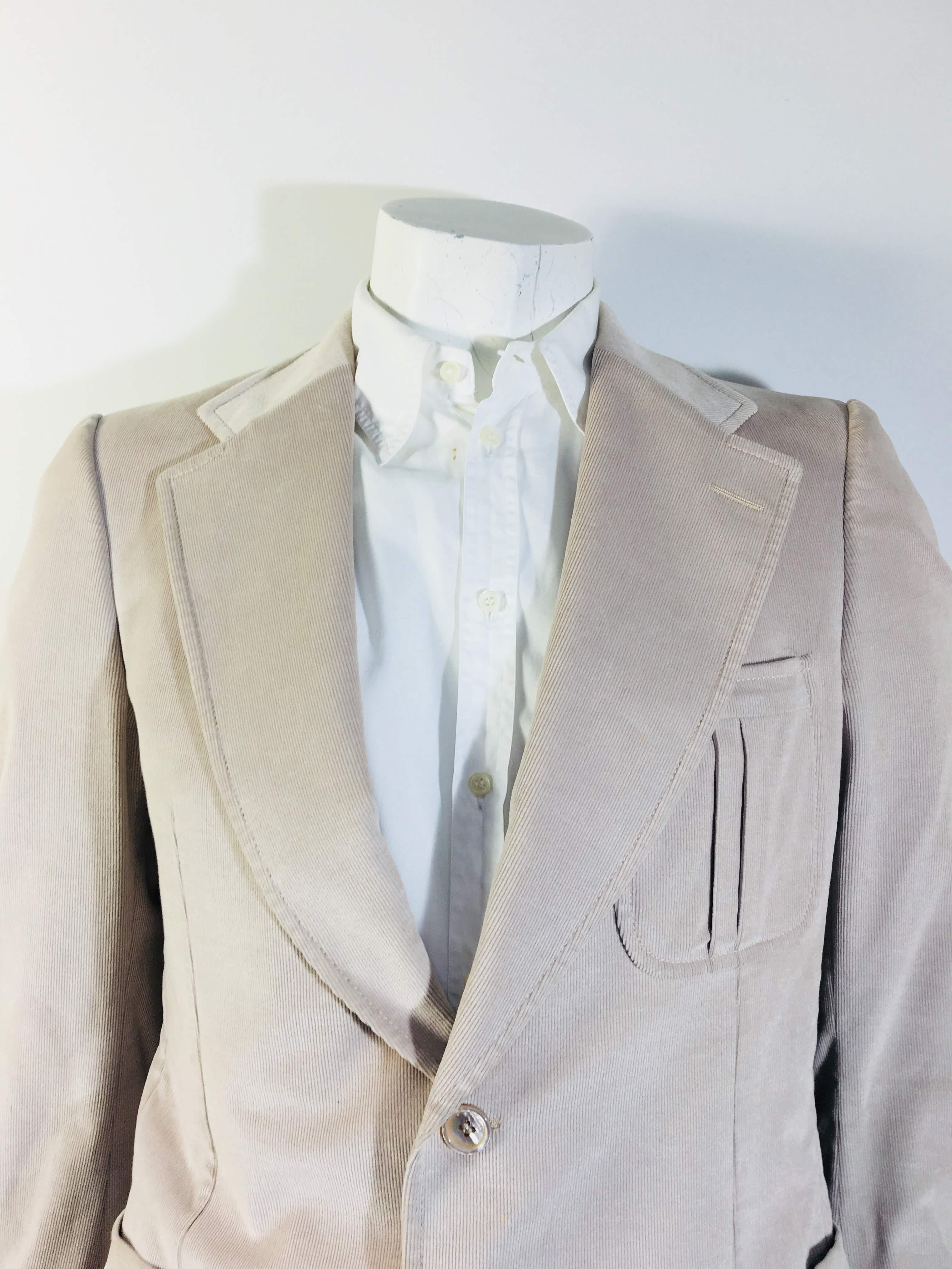 Mens Gucci Blazer
Tan Corduroy
Two Button
Size 50 Regular