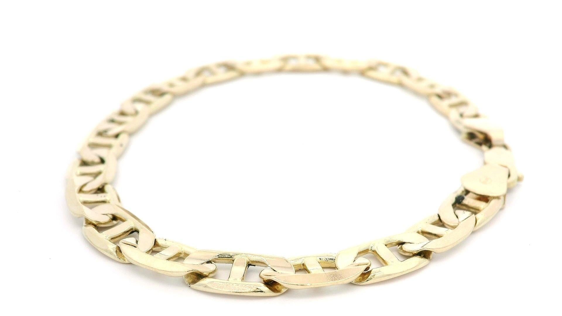Material: Solid 14k Yellow Gold
Weight: 17.15 Grams
Type: Mariner link bracelet
Length: Measures 8.5