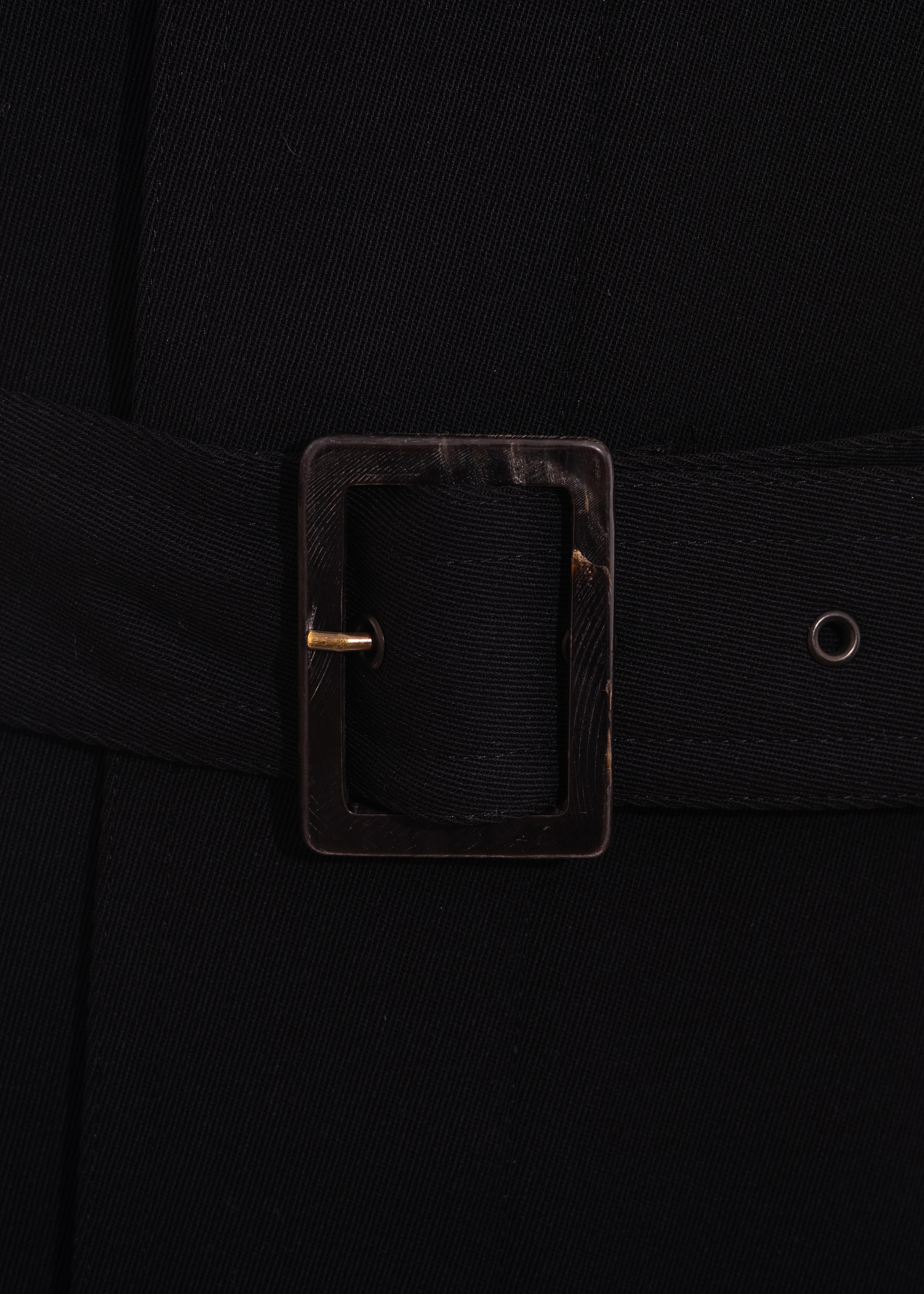 De los hombres Gabardina con cinturón de lana negra Hermes para hombre, c. 1980